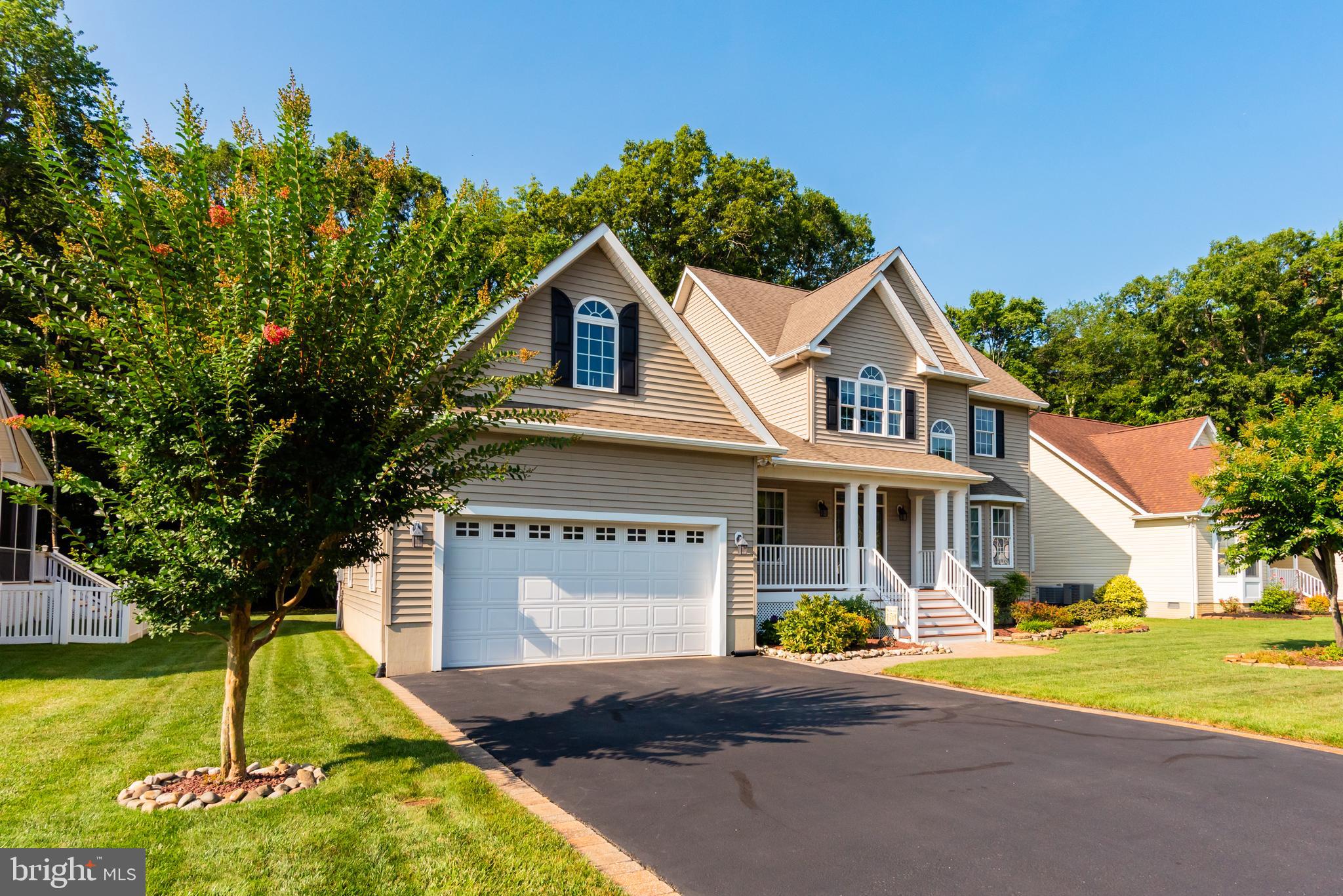 WHISPERING WOODS - Residential