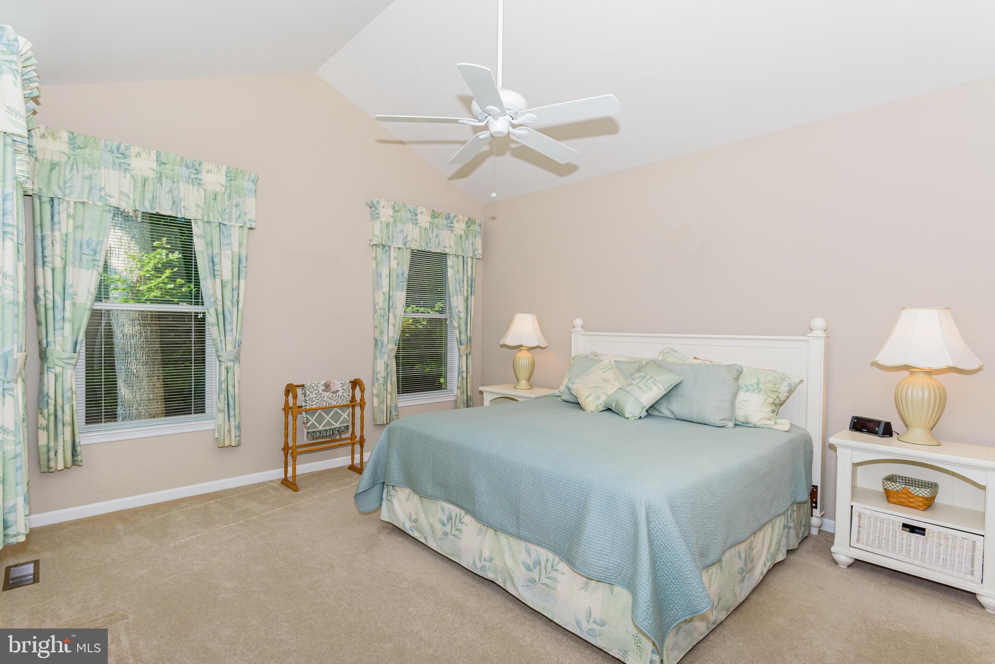 WHISPERING WOODS - Residential