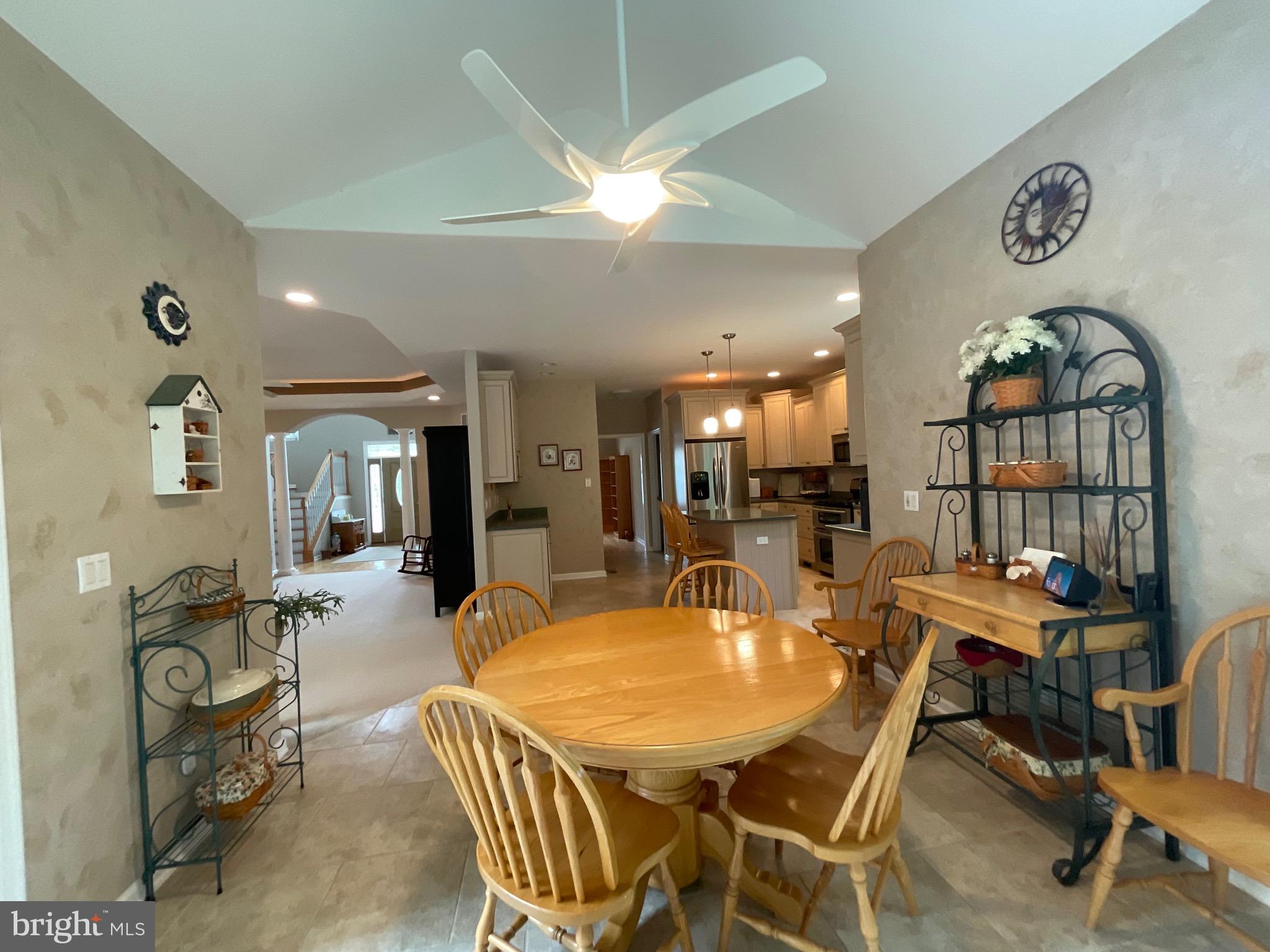 WHISPERING WOODS - Residential