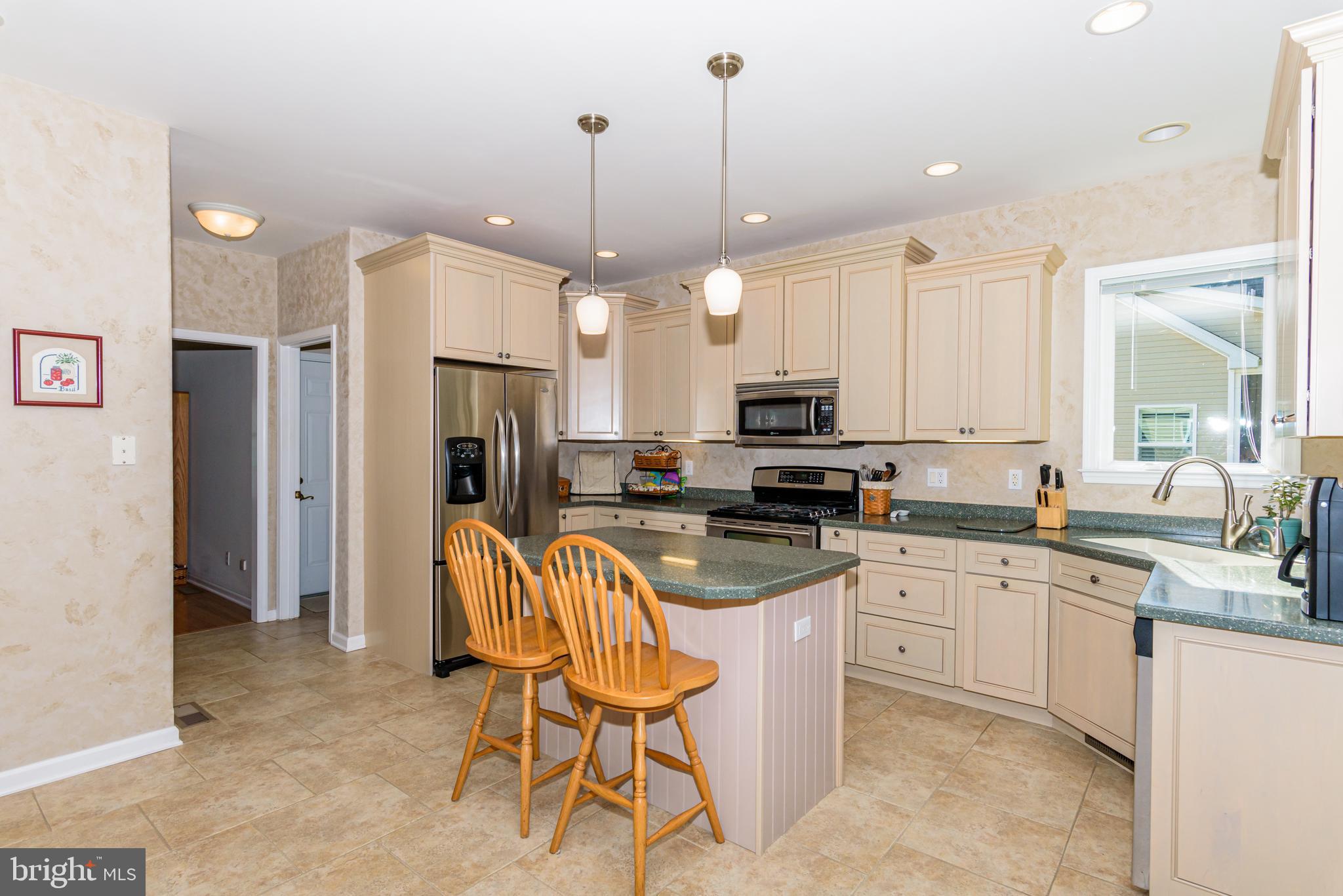 WHISPERING WOODS - Residential