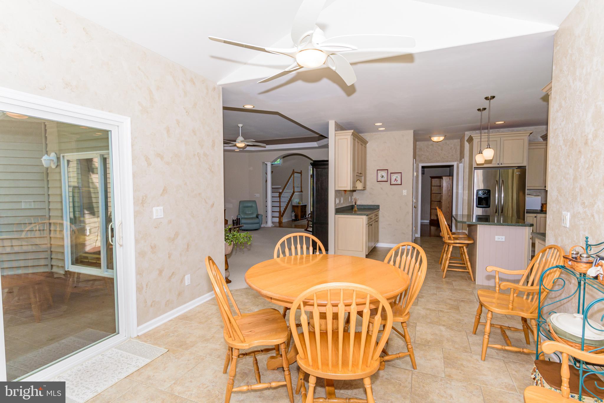 WHISPERING WOODS - Residential