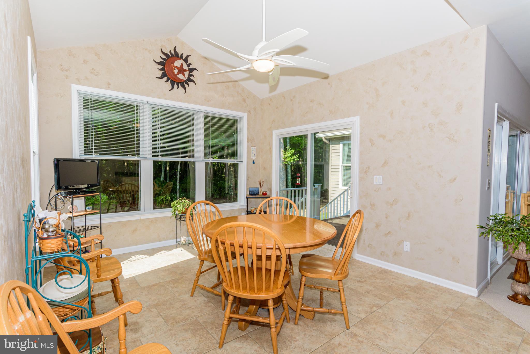 WHISPERING WOODS - Residential