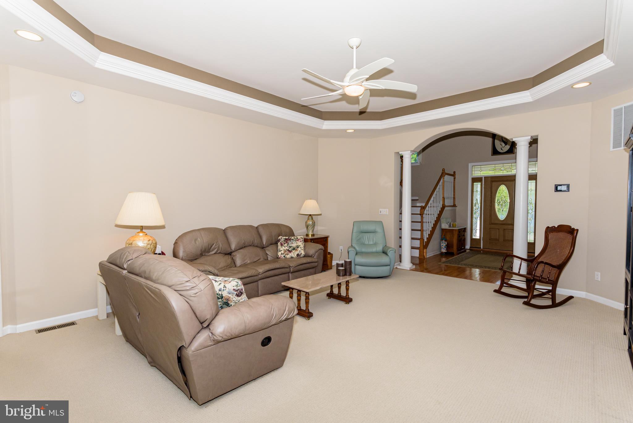 WHISPERING WOODS - Residential