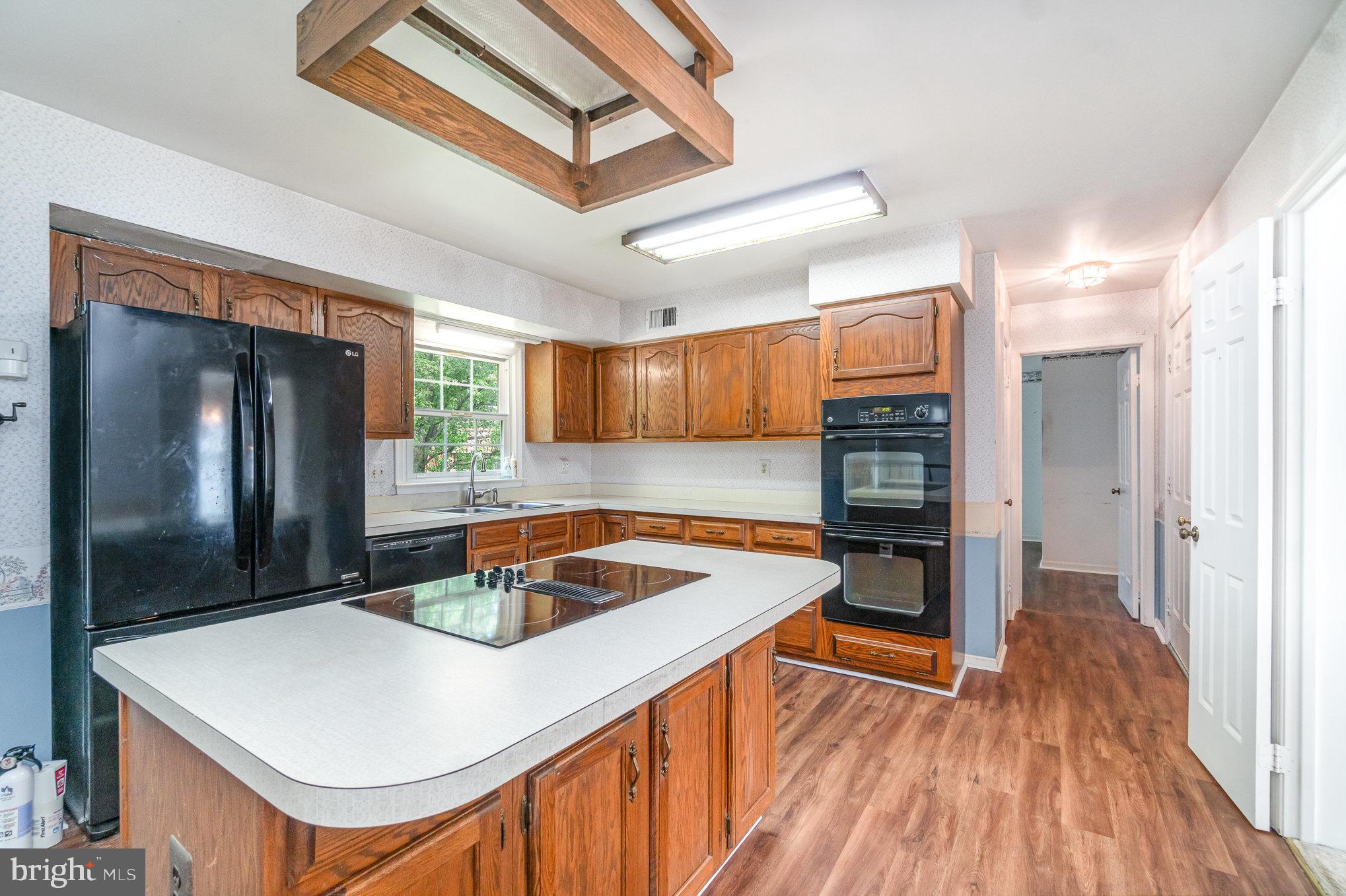 LONGWOOD ESTATES - Residential