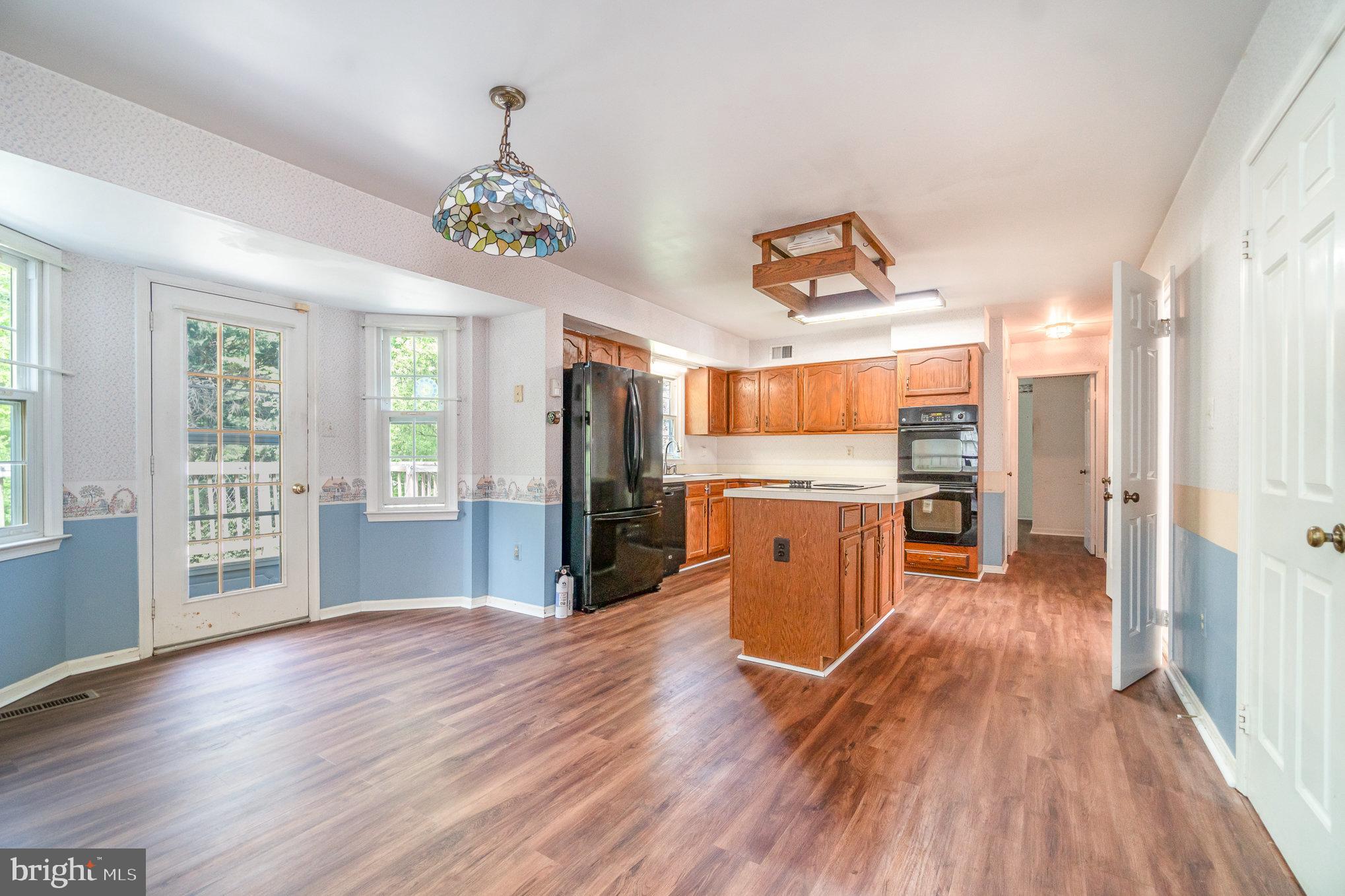 LONGWOOD ESTATES - Residential