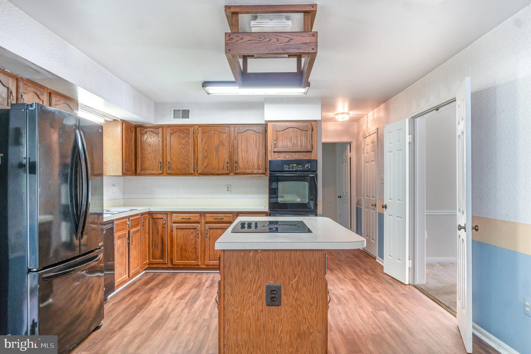 LONGWOOD ESTATES - Residential