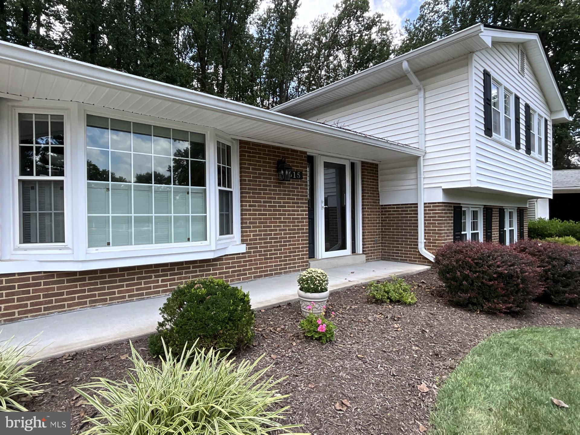 615 KEARNEY COURT SW