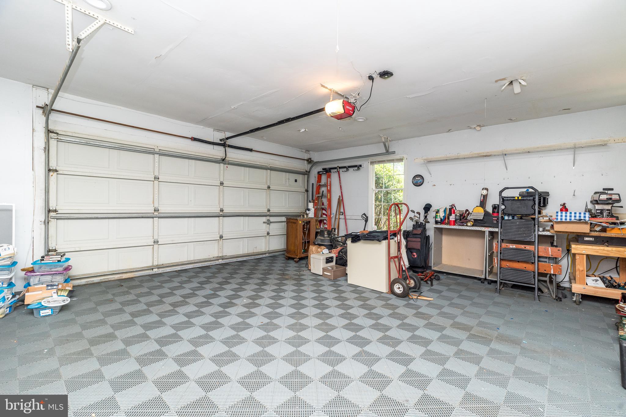 HUNT COUNTRY - Residential