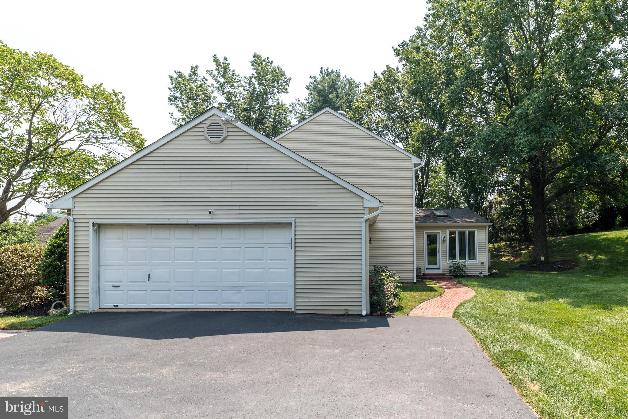 HUNT COUNTRY - Residential