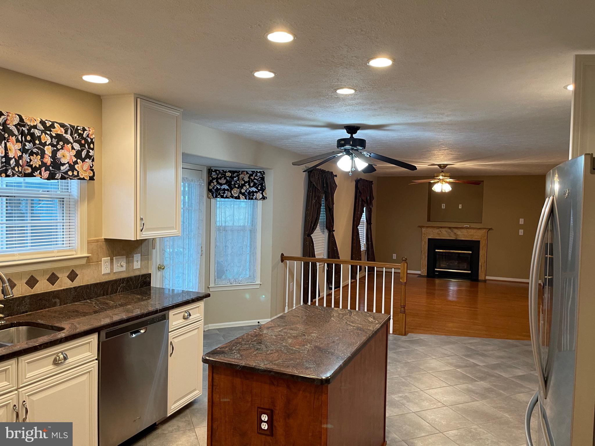 HAMPTON OAKS - Residential Lease