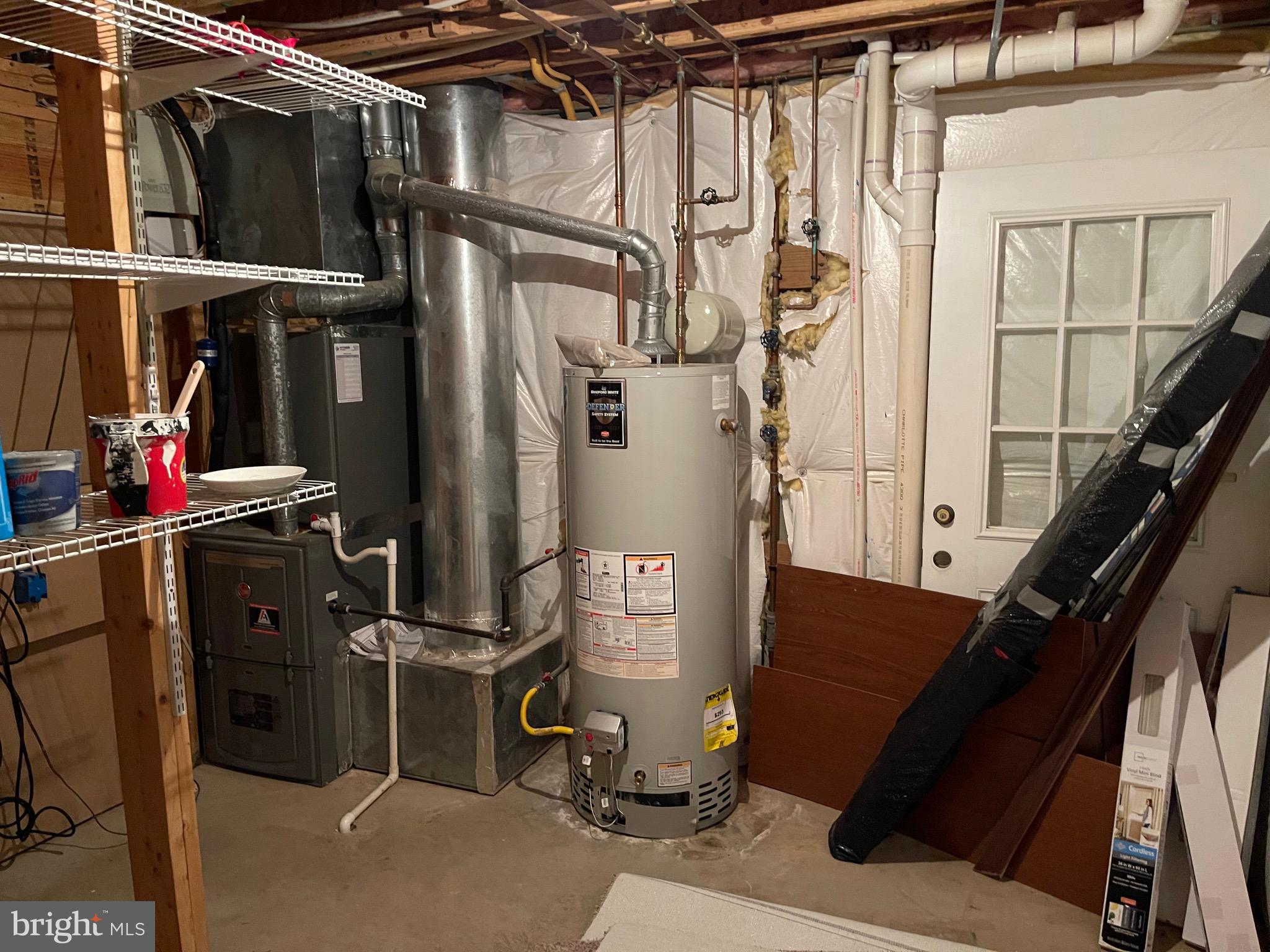 HAMPTON OAKS - Residential Lease