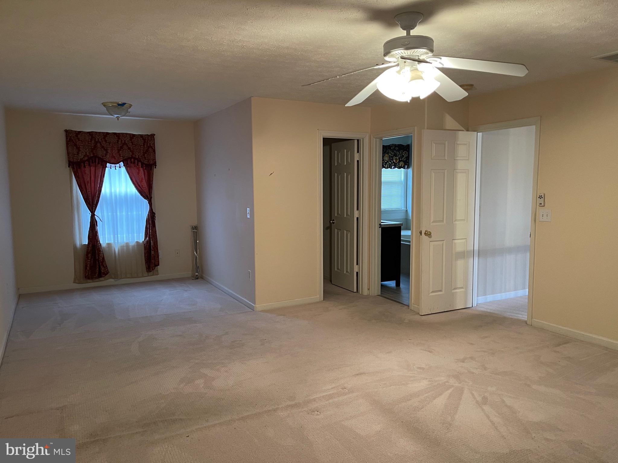 HAMPTON OAKS - Residential Lease