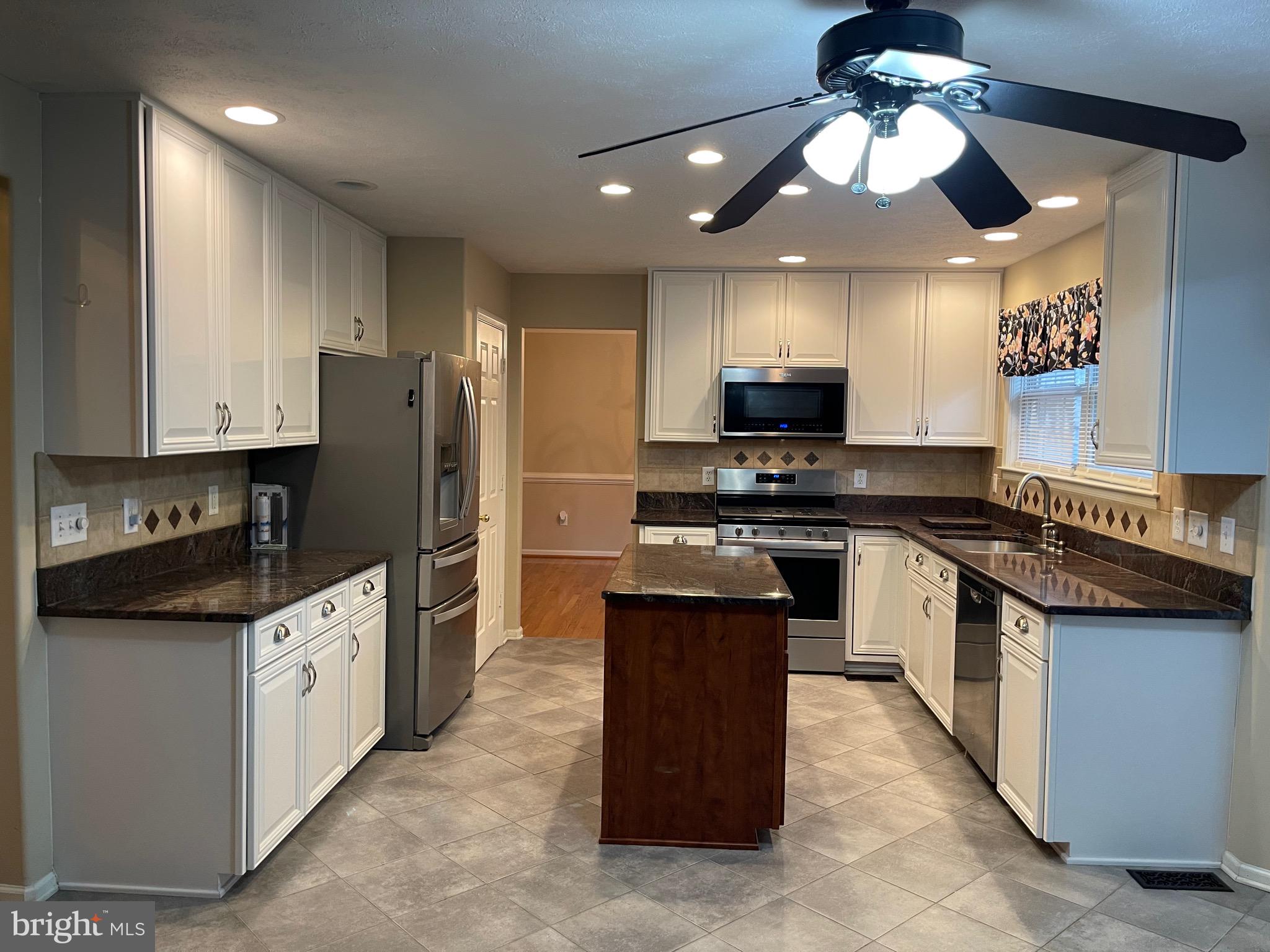 HAMPTON OAKS - Residential Lease