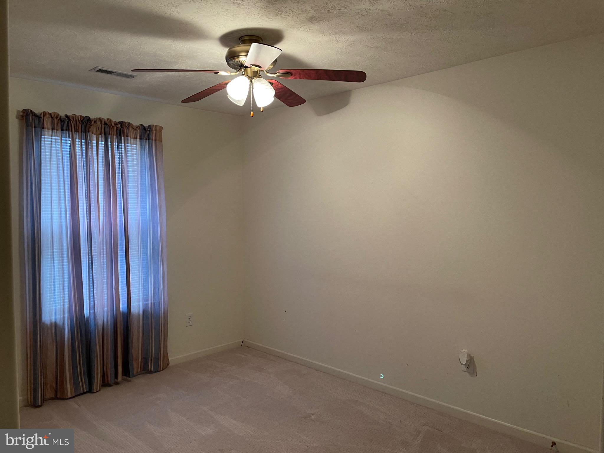 HAMPTON OAKS - Residential Lease