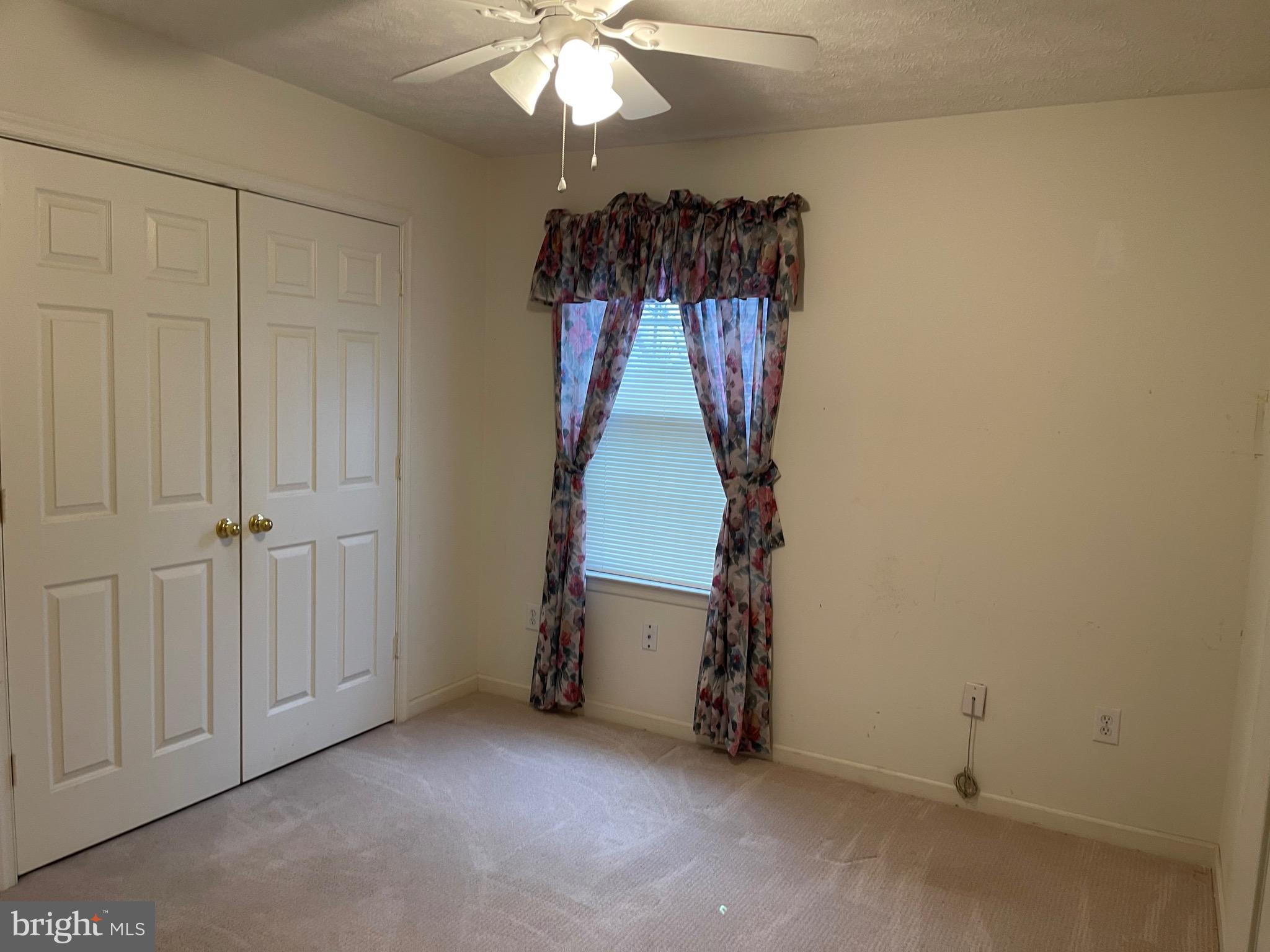 HAMPTON OAKS - Residential Lease