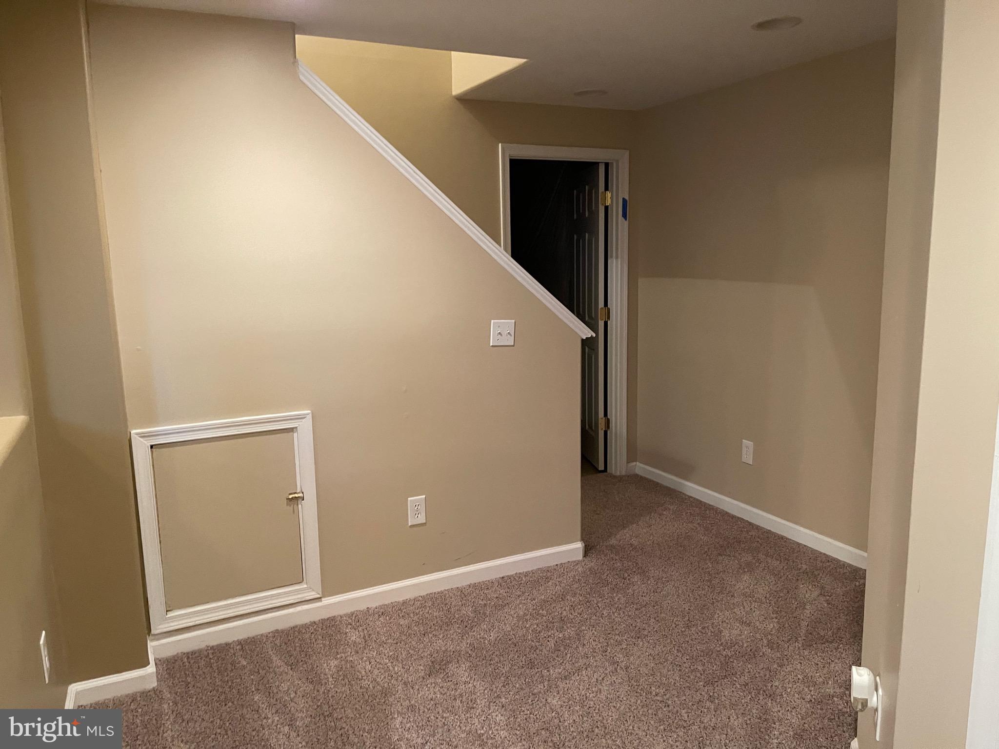 HAMPTON OAKS - Residential Lease