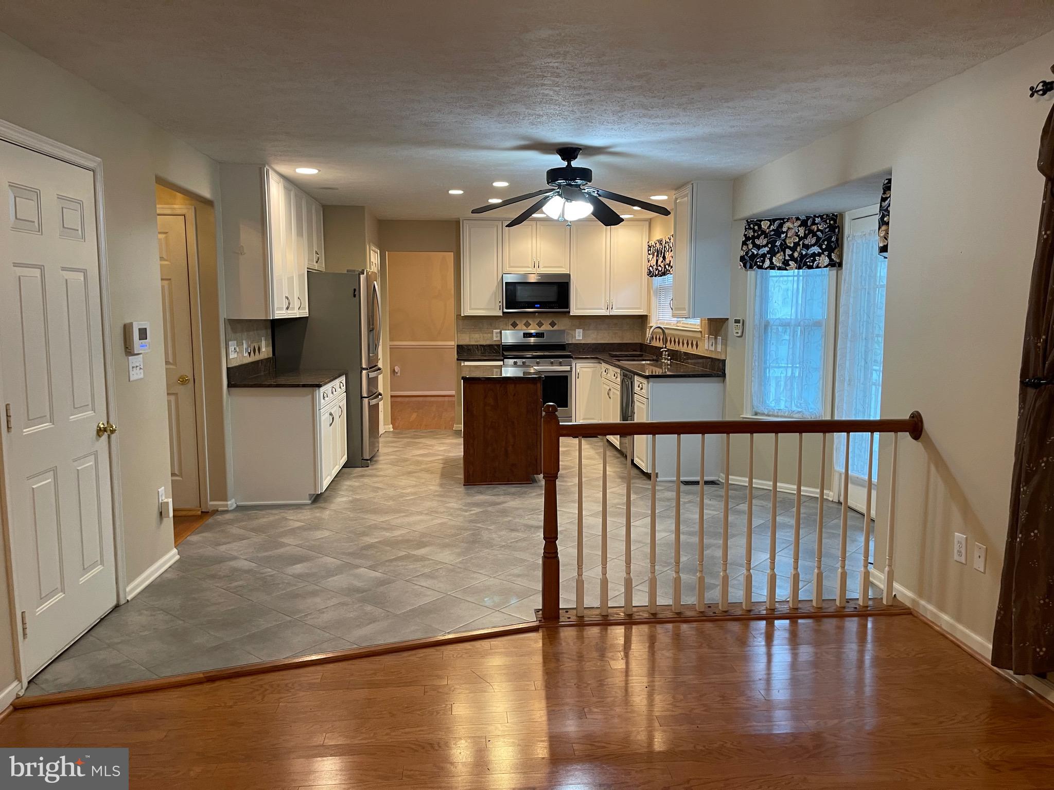 HAMPTON OAKS - Residential Lease