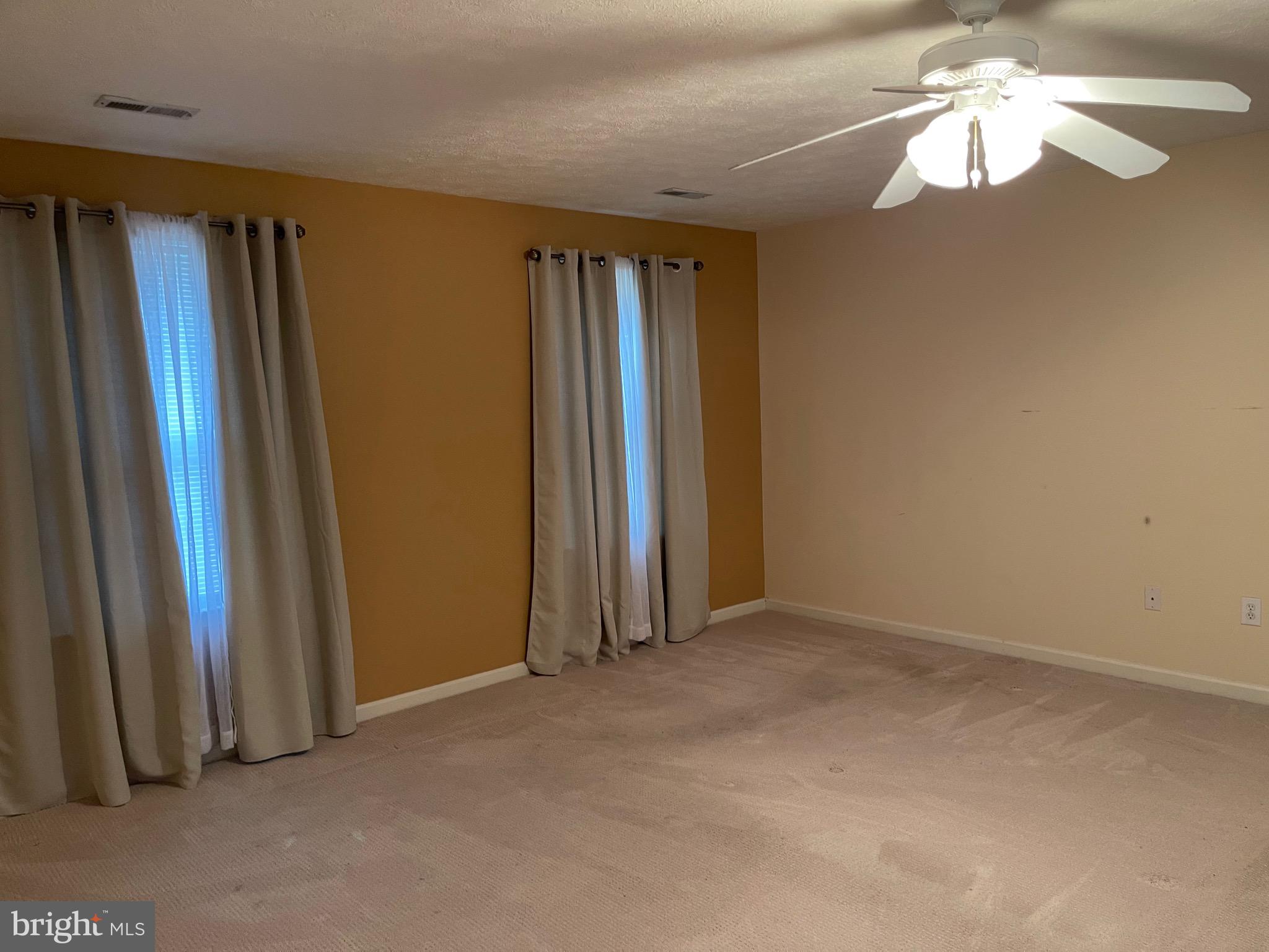 HAMPTON OAKS - Residential Lease