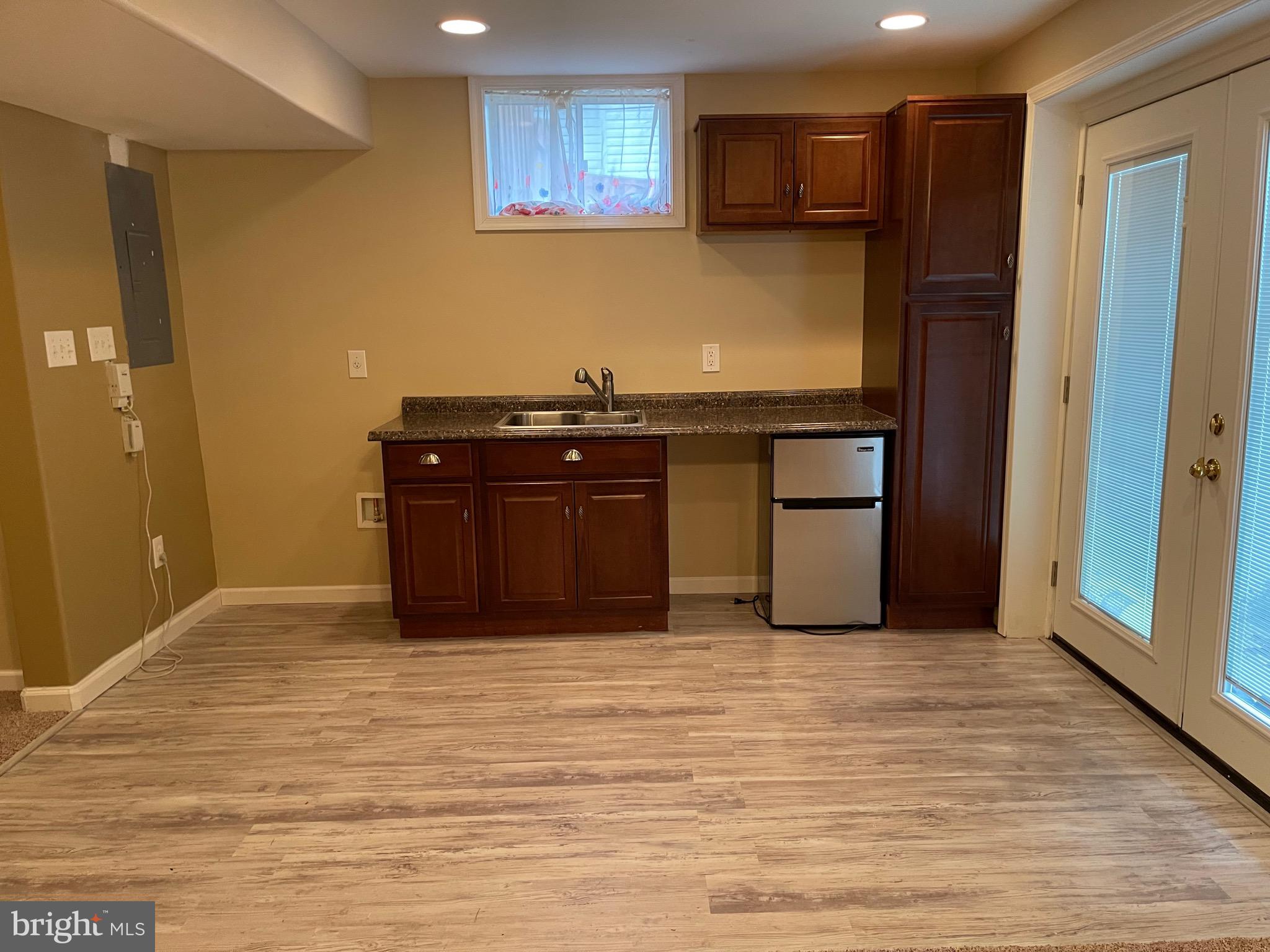 HAMPTON OAKS - Residential Lease