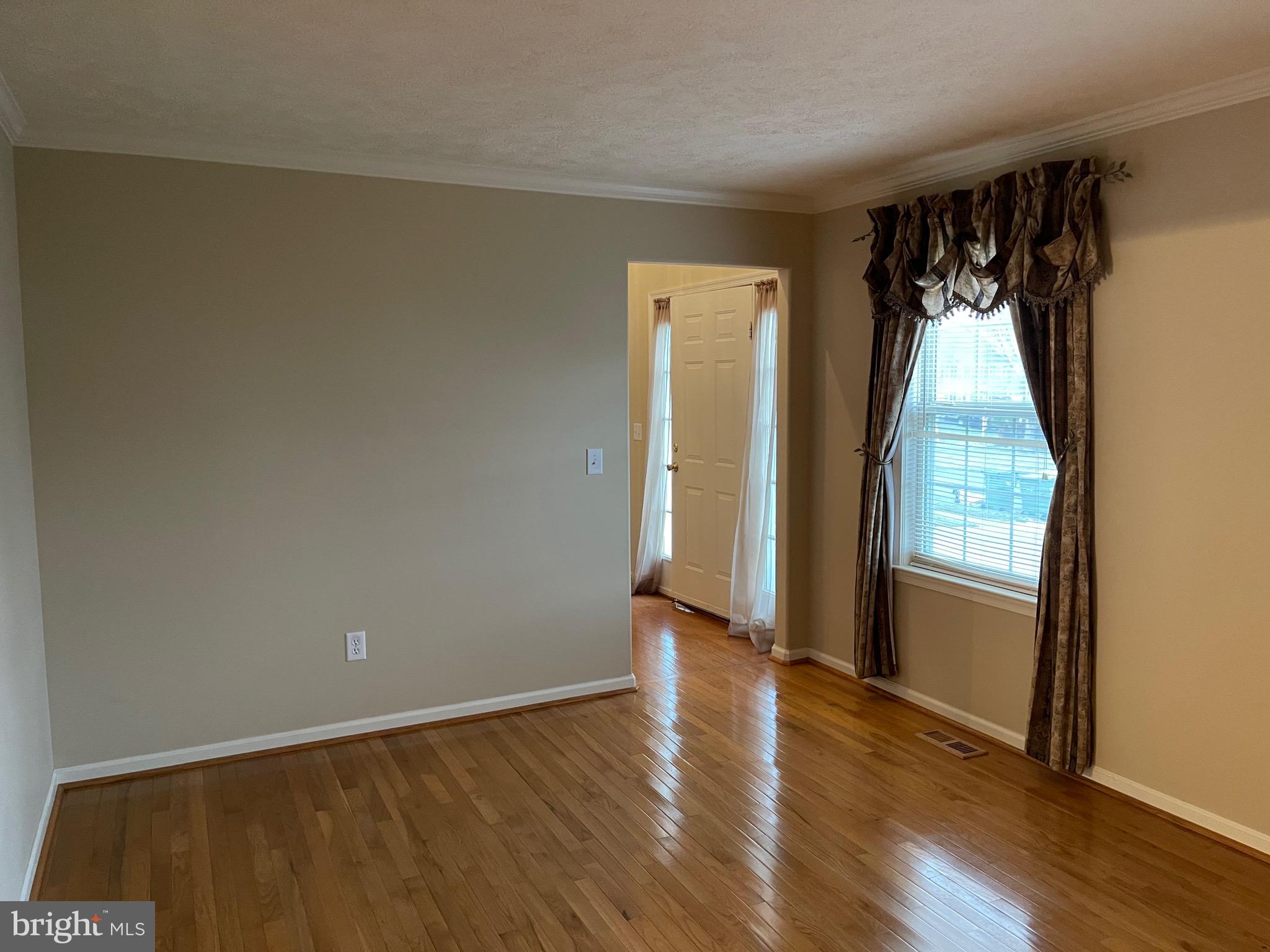 HAMPTON OAKS - Residential Lease