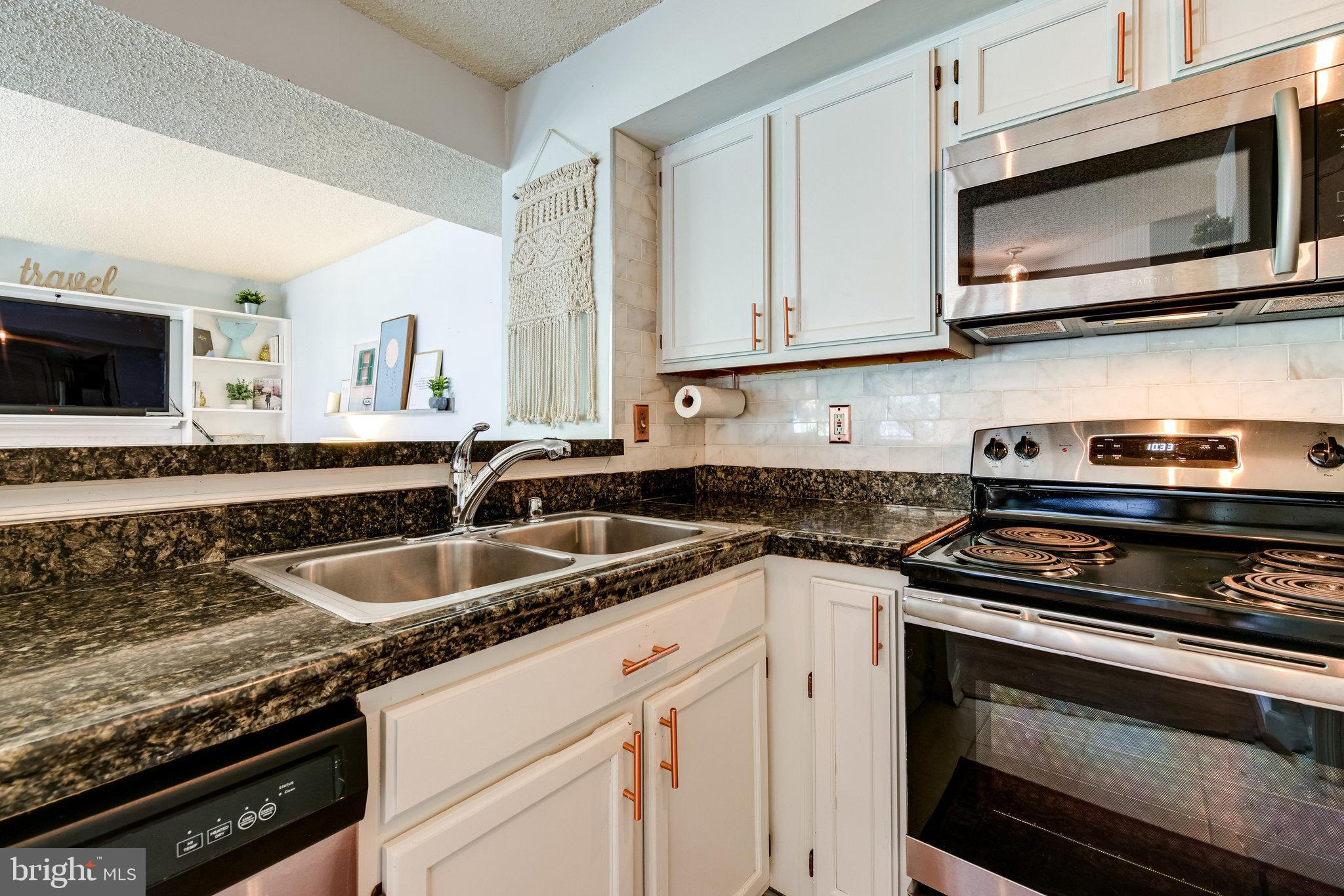 TIERS OF MANCHESTER LAKES - Residential