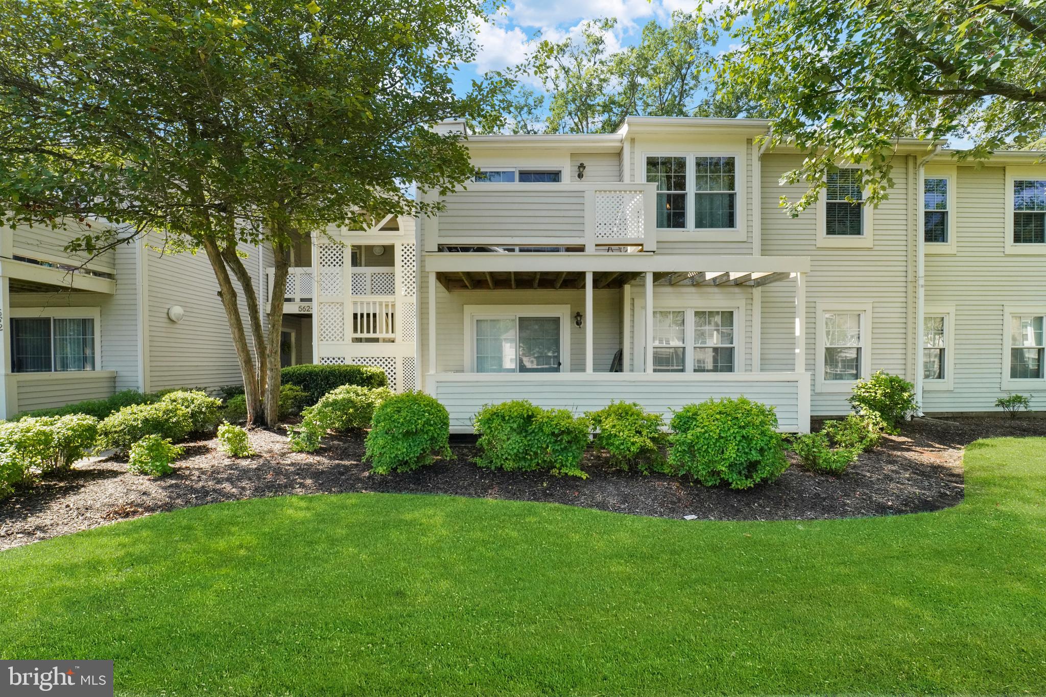 Photo 1 of 17 — 567 APPLEWOOD COURT, HOWELL, NJ 07731