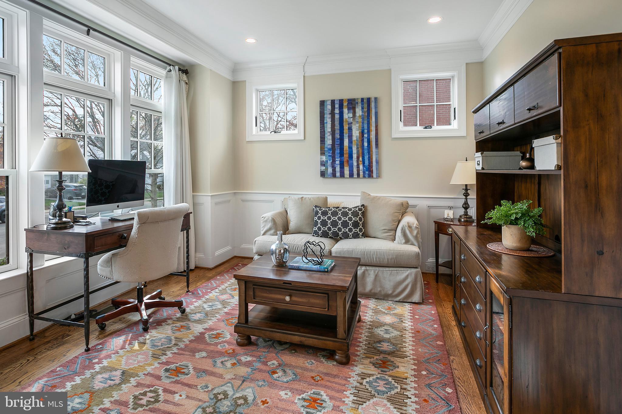 COUNTRY CLUB MANOR - Residential