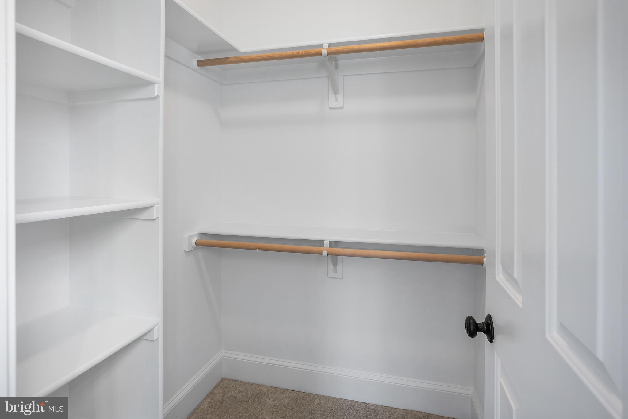 COUNTRY CLUB MANOR - Residential