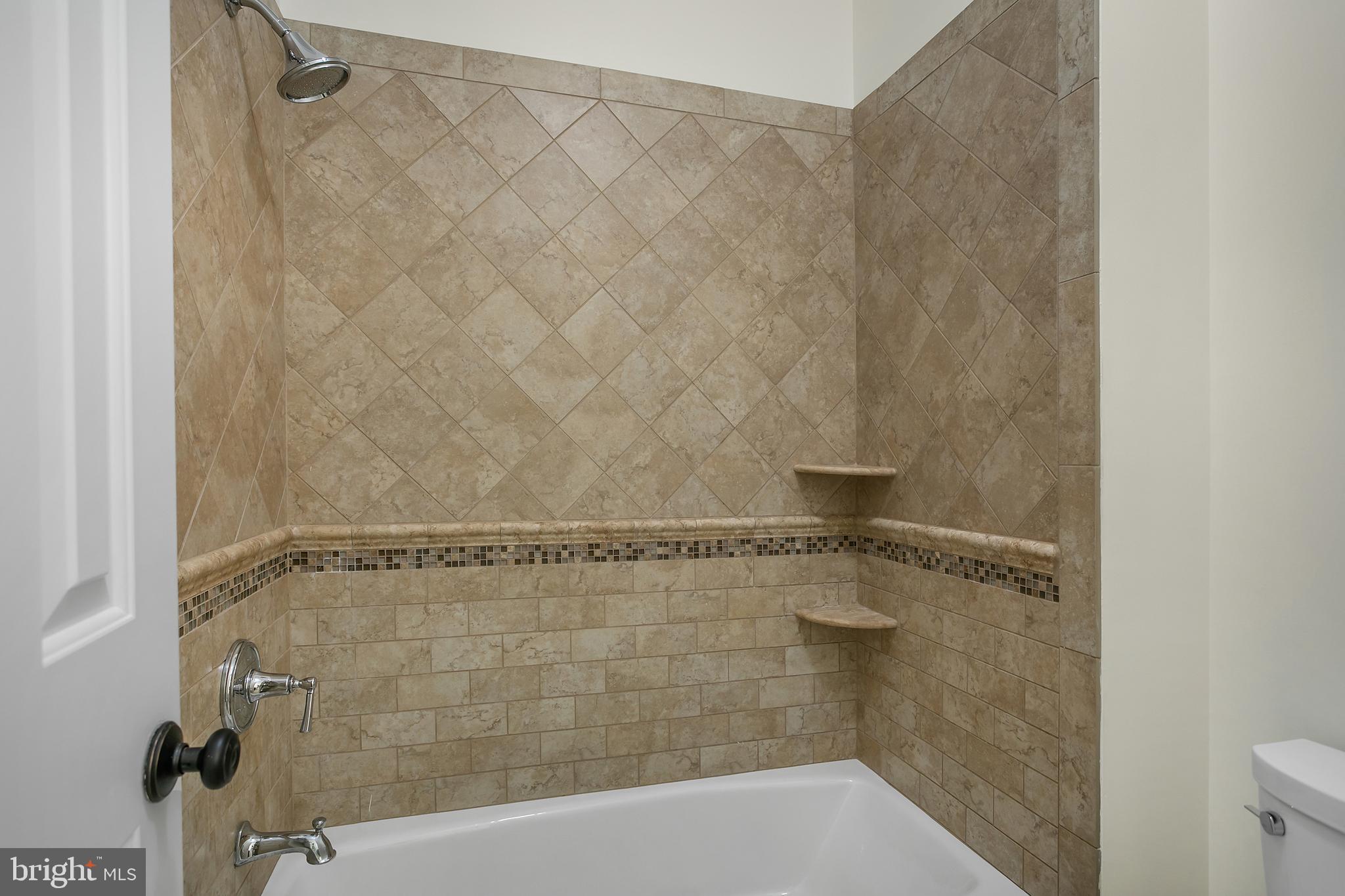 COUNTRY CLUB MANOR - Residential