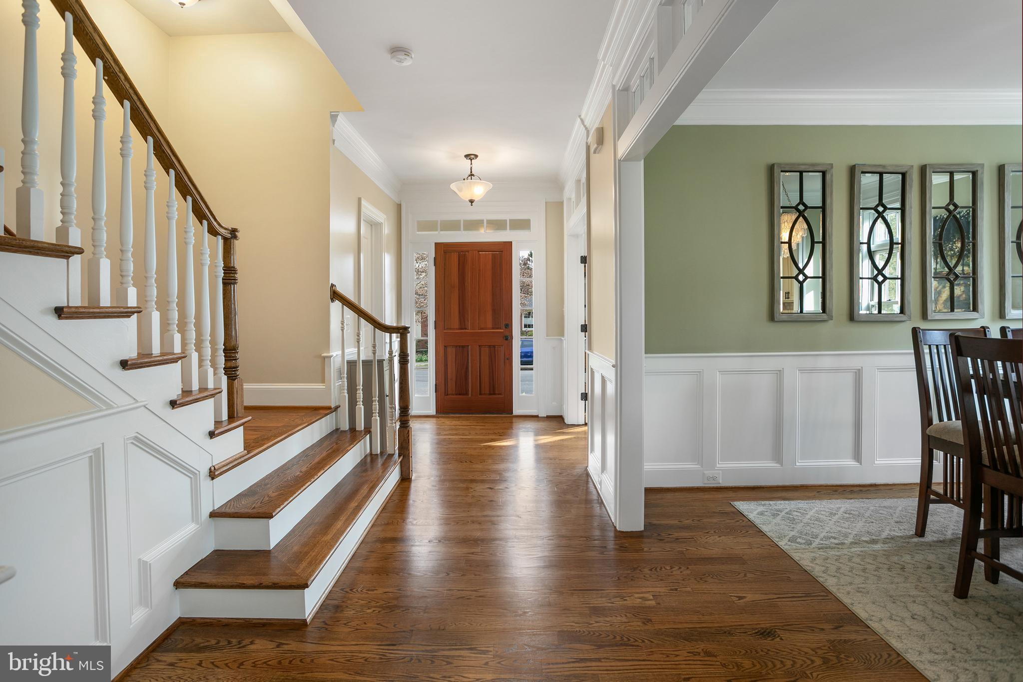 COUNTRY CLUB MANOR - Residential