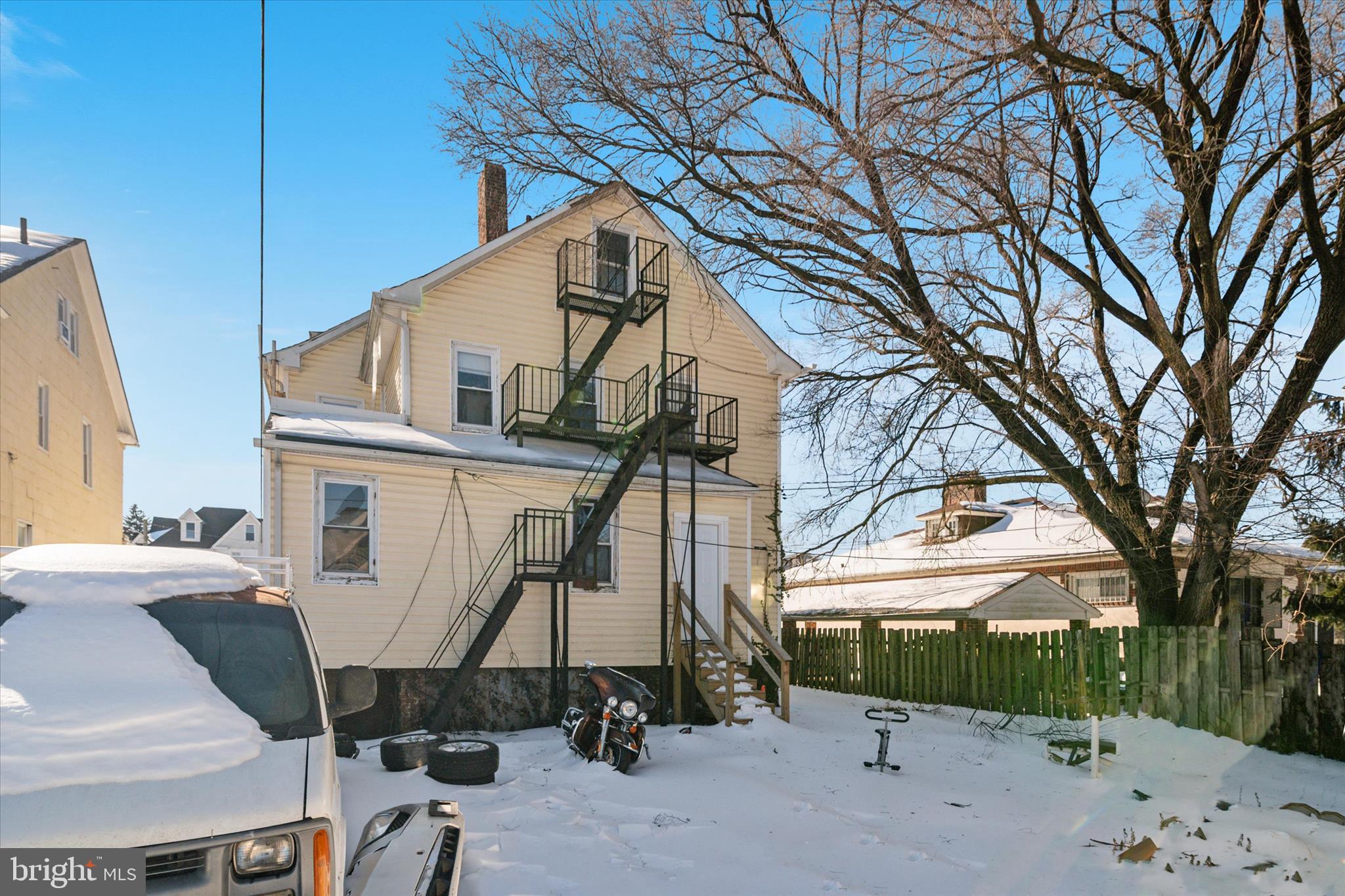 WEST ARLINGTON - Residential