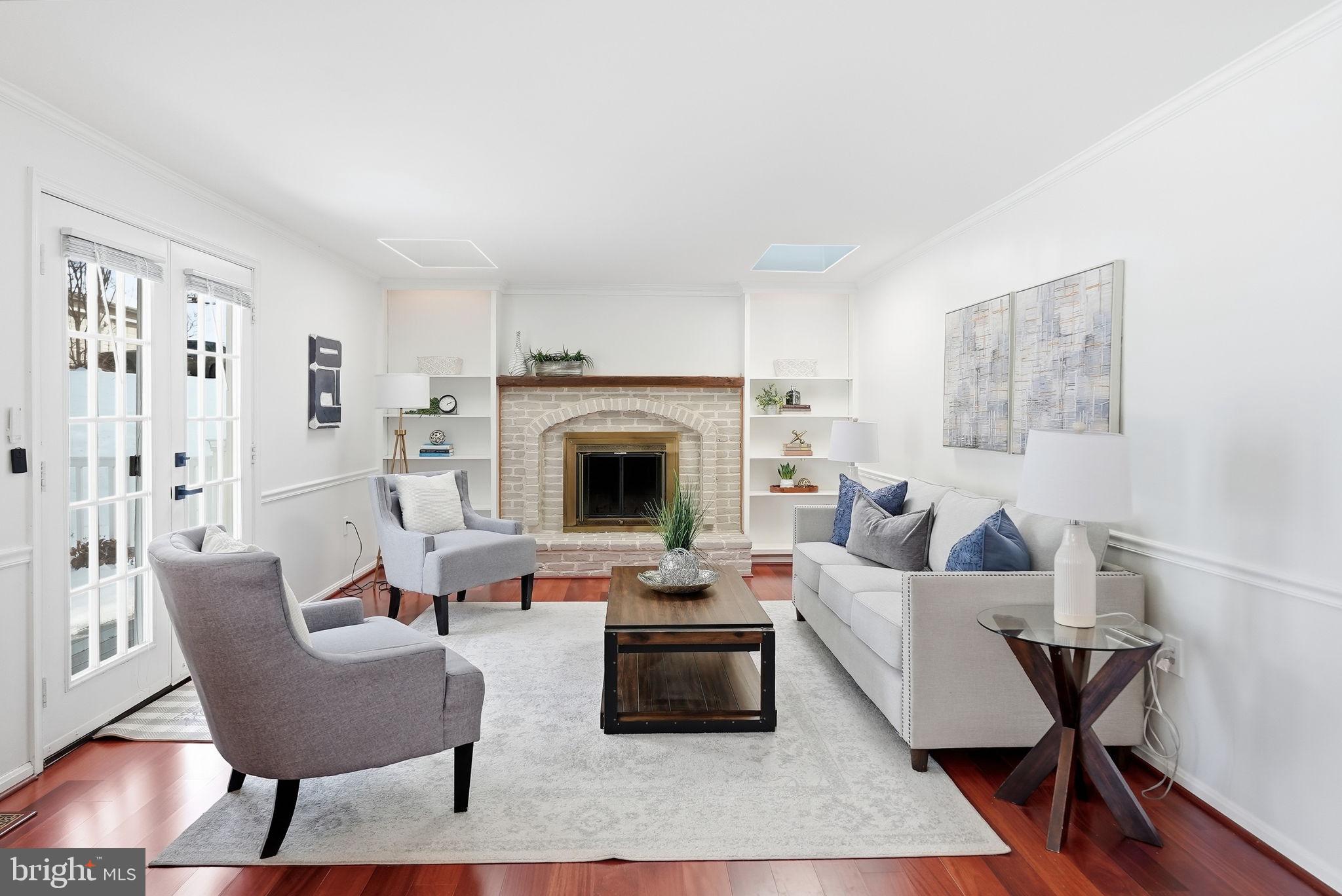 DERWOOD STATION - Residential