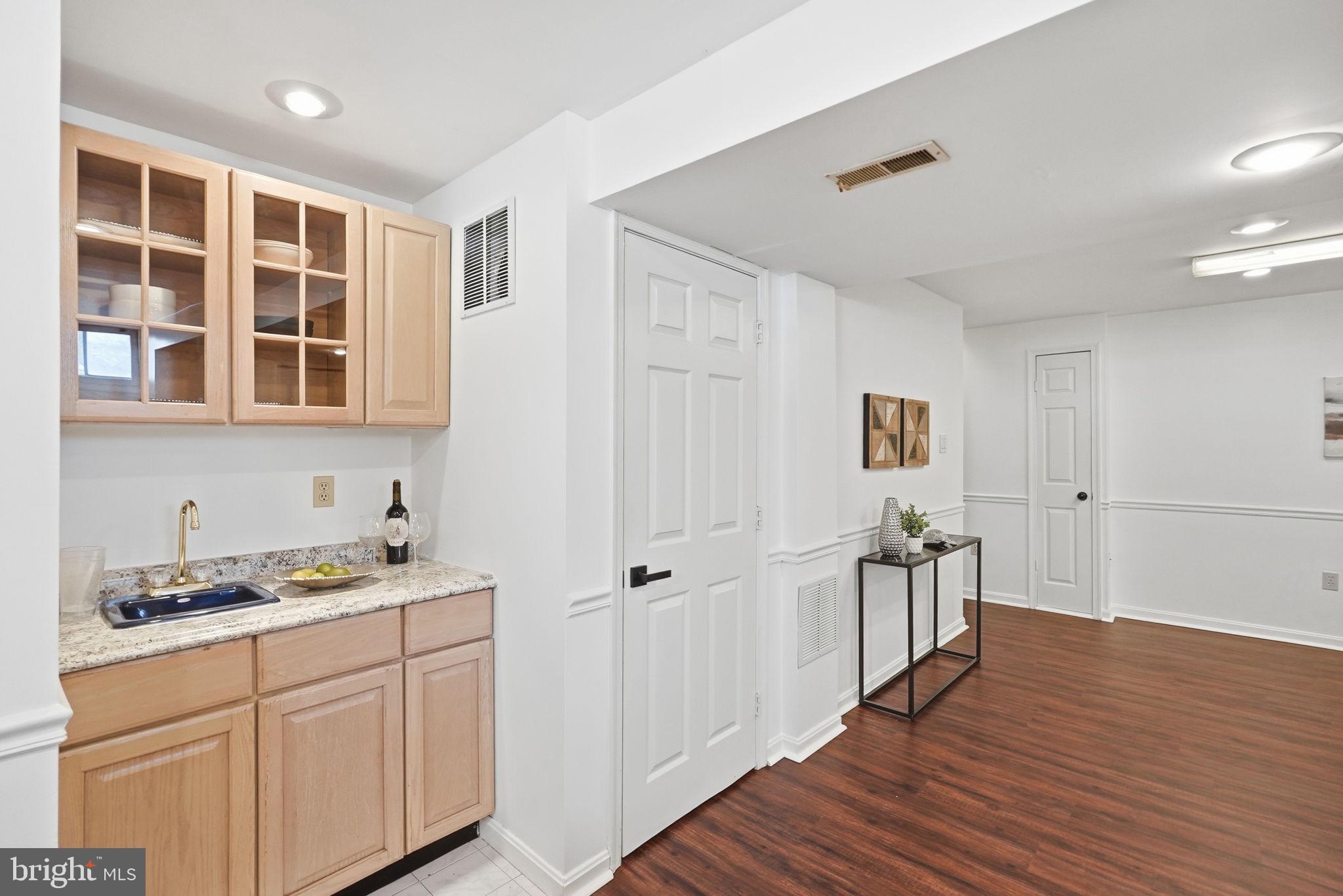 DERWOOD STATION - Residential