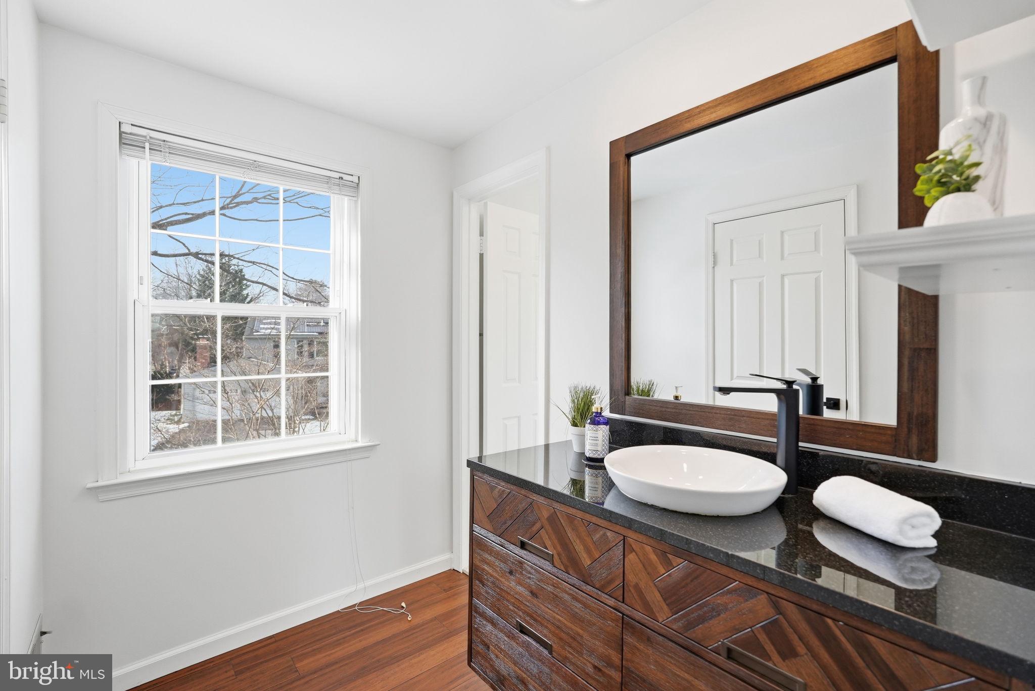 DERWOOD STATION - Residential