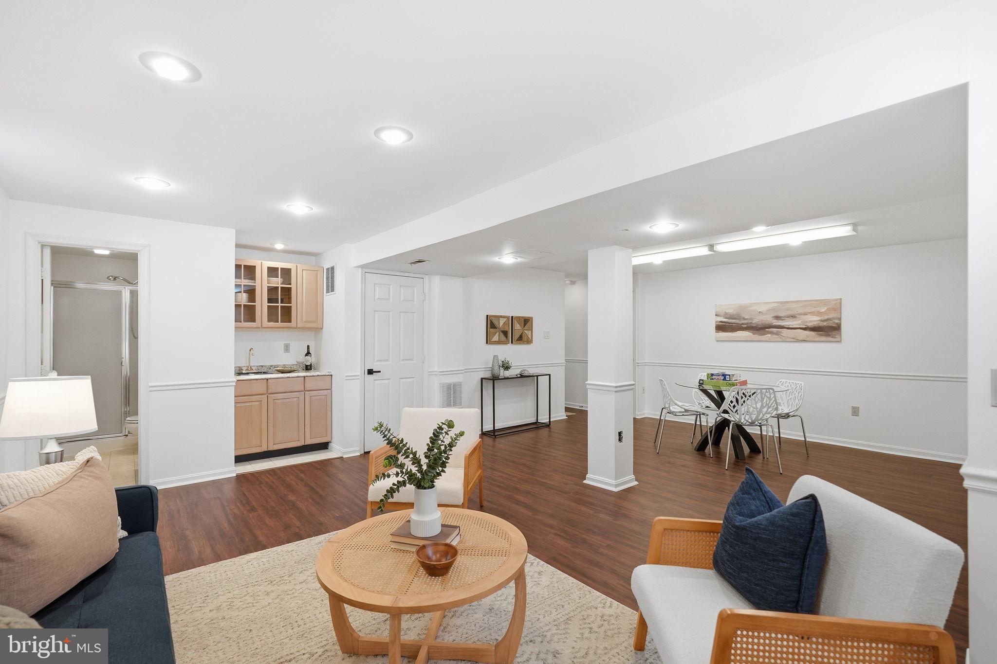 DERWOOD STATION - Residential