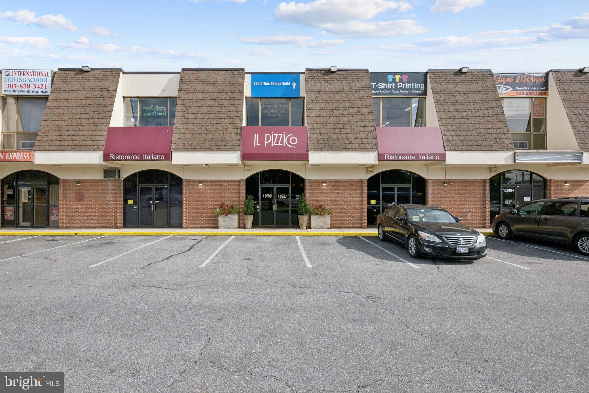 DERWOOD STATION - Residential