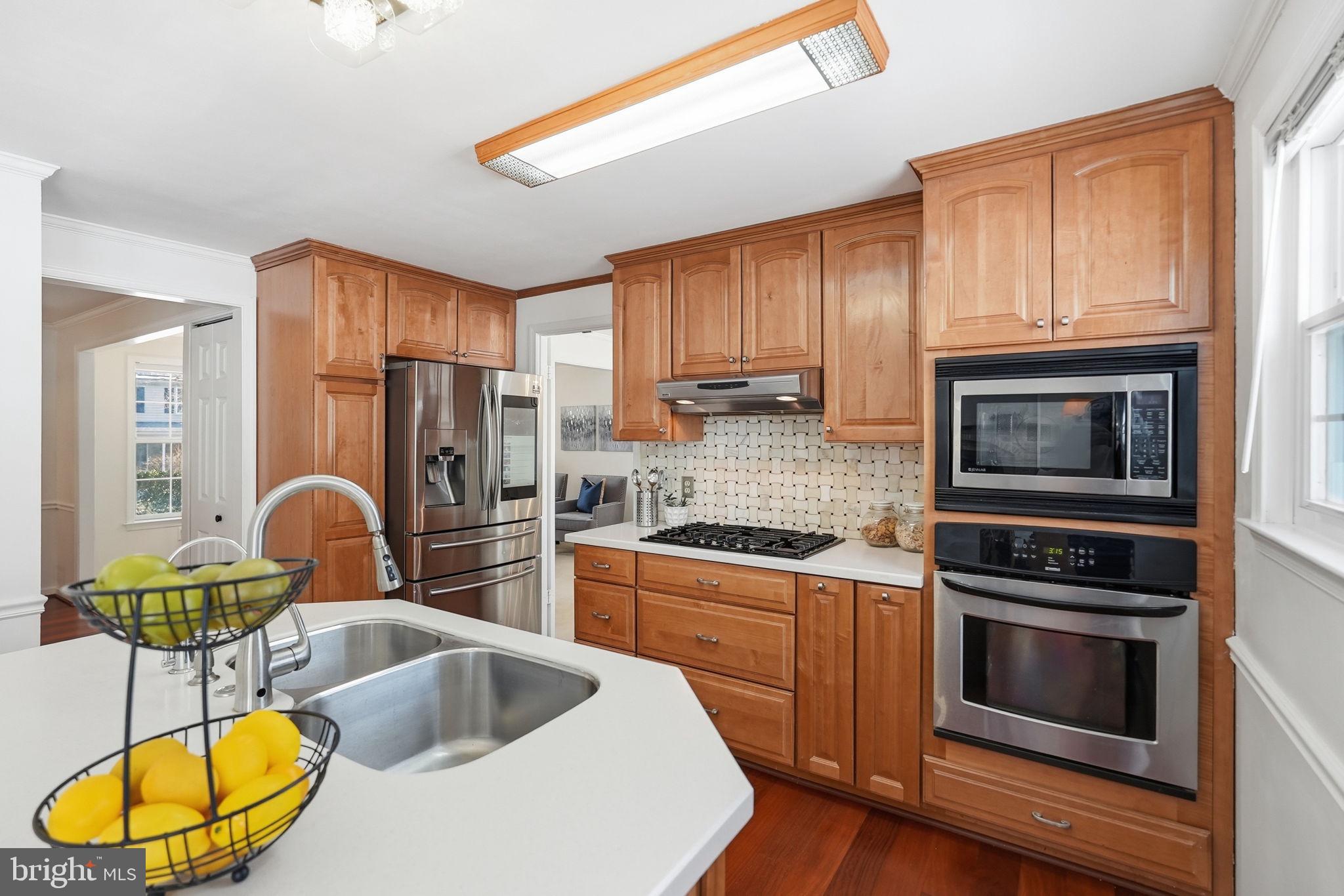 DERWOOD STATION - Residential