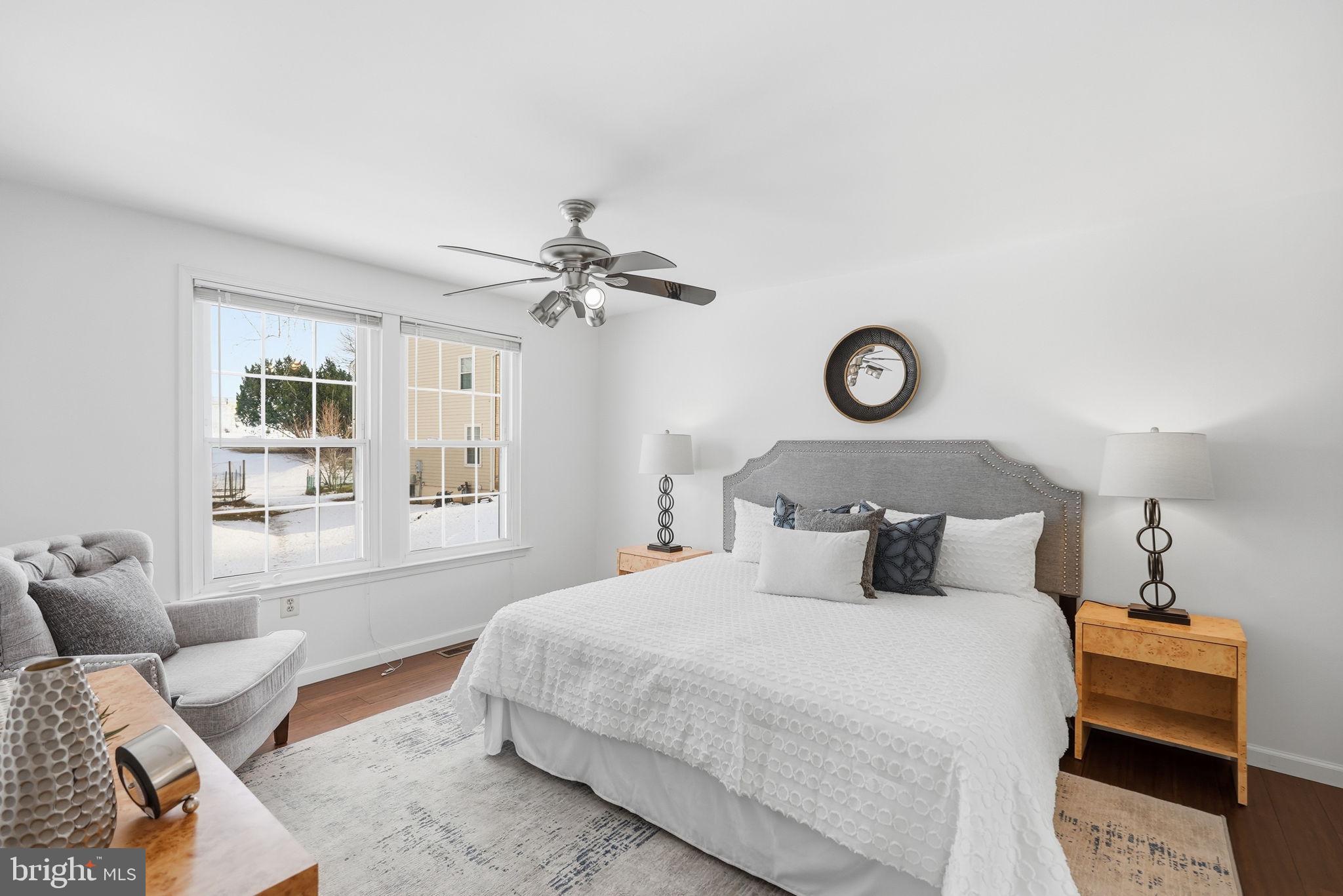 DERWOOD STATION - Residential