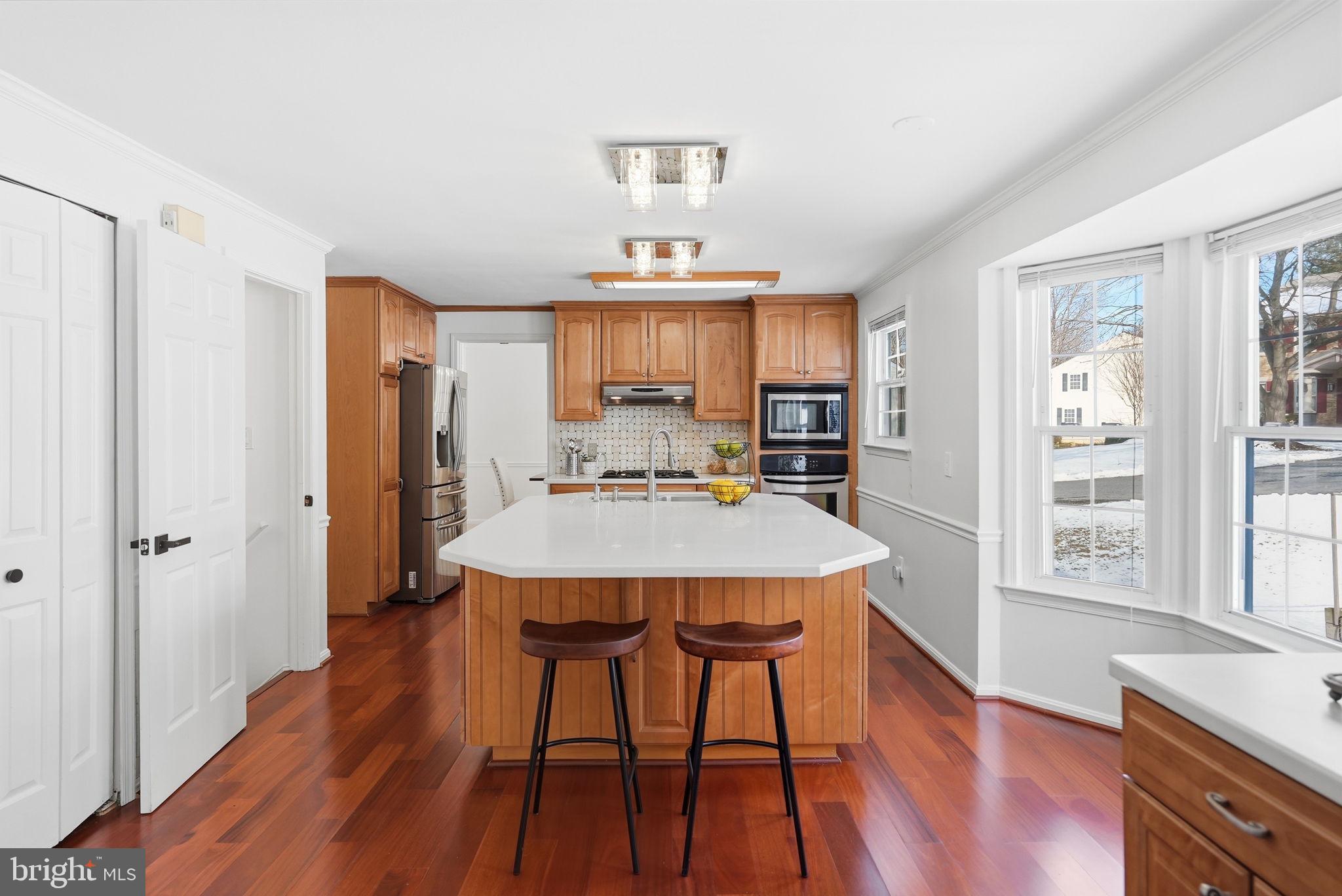 DERWOOD STATION - Residential