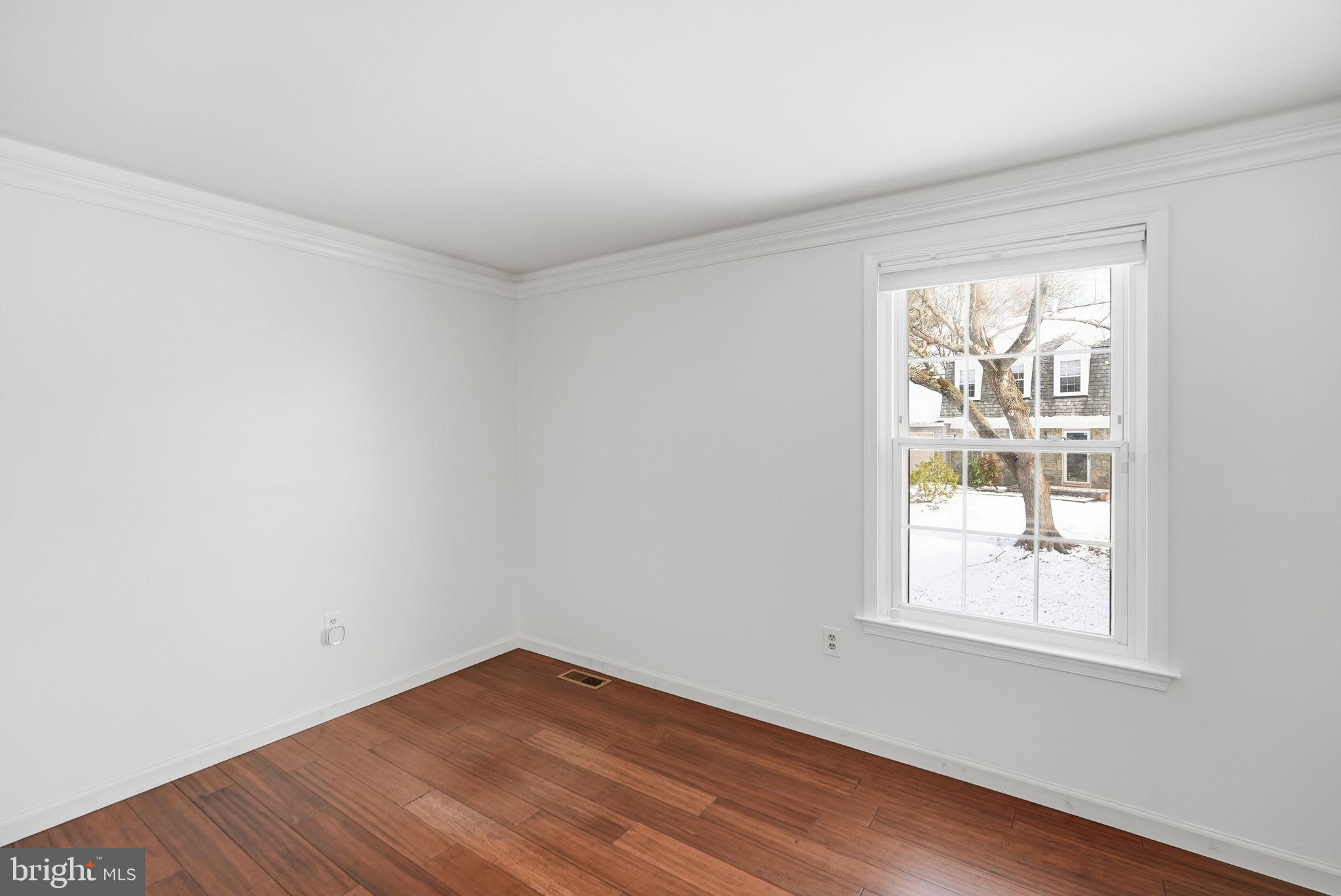 DERWOOD STATION - Residential