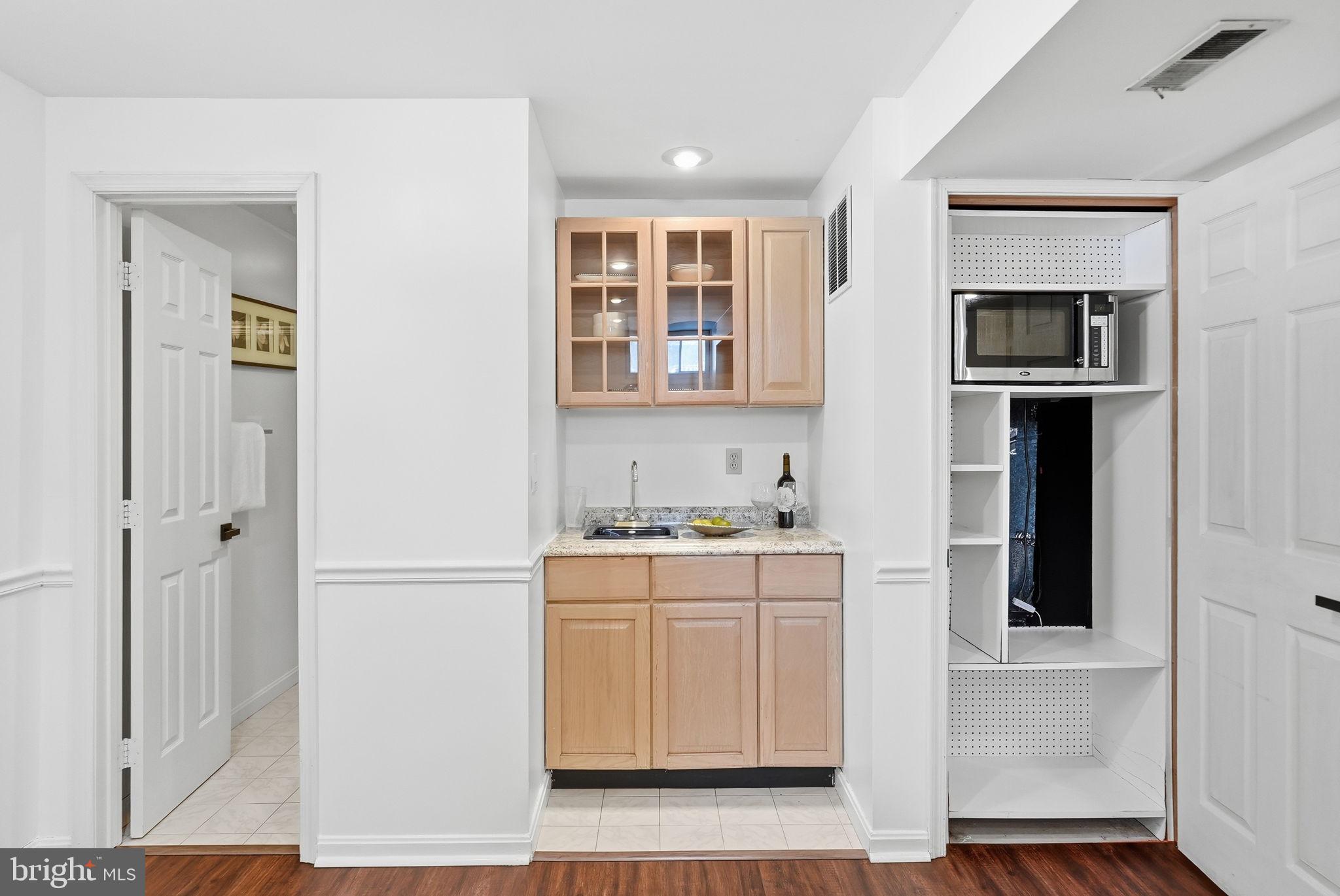 DERWOOD STATION - Residential