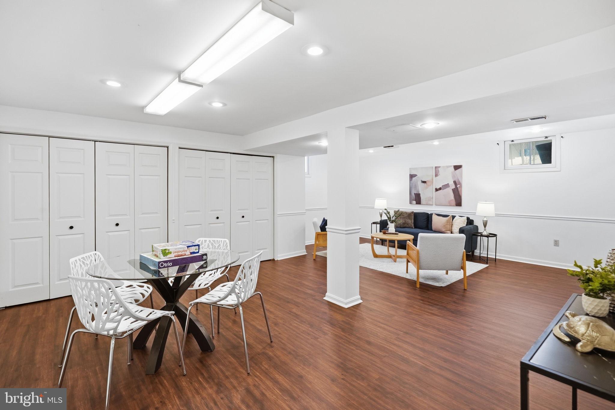 DERWOOD STATION - Residential