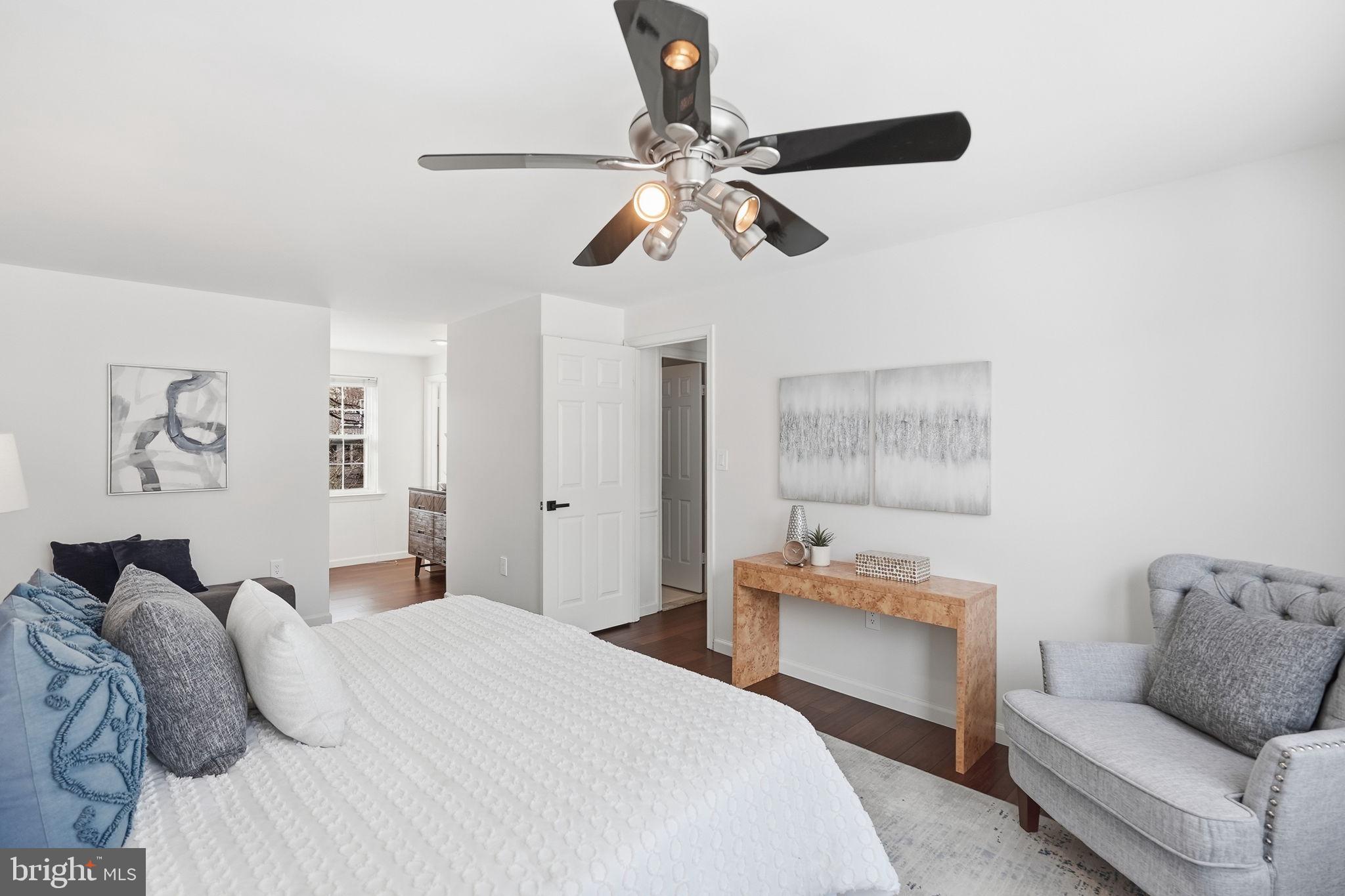 DERWOOD STATION - Residential