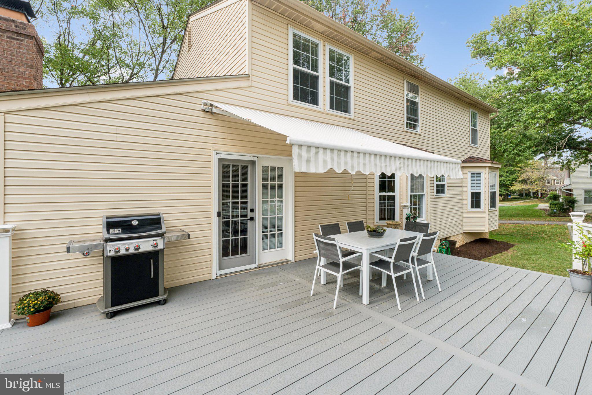 DERWOOD STATION - Residential