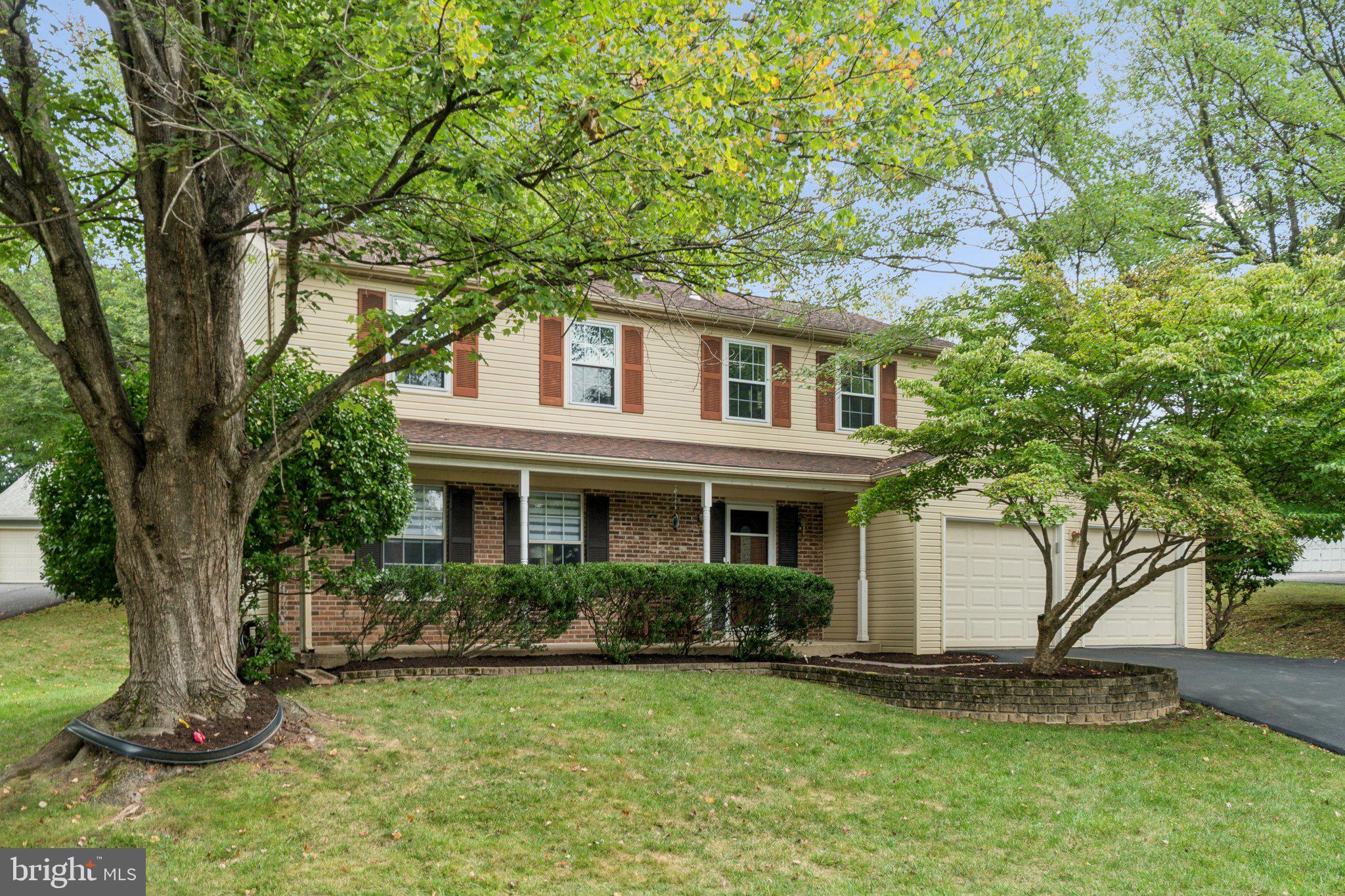 DERWOOD STATION - Residential