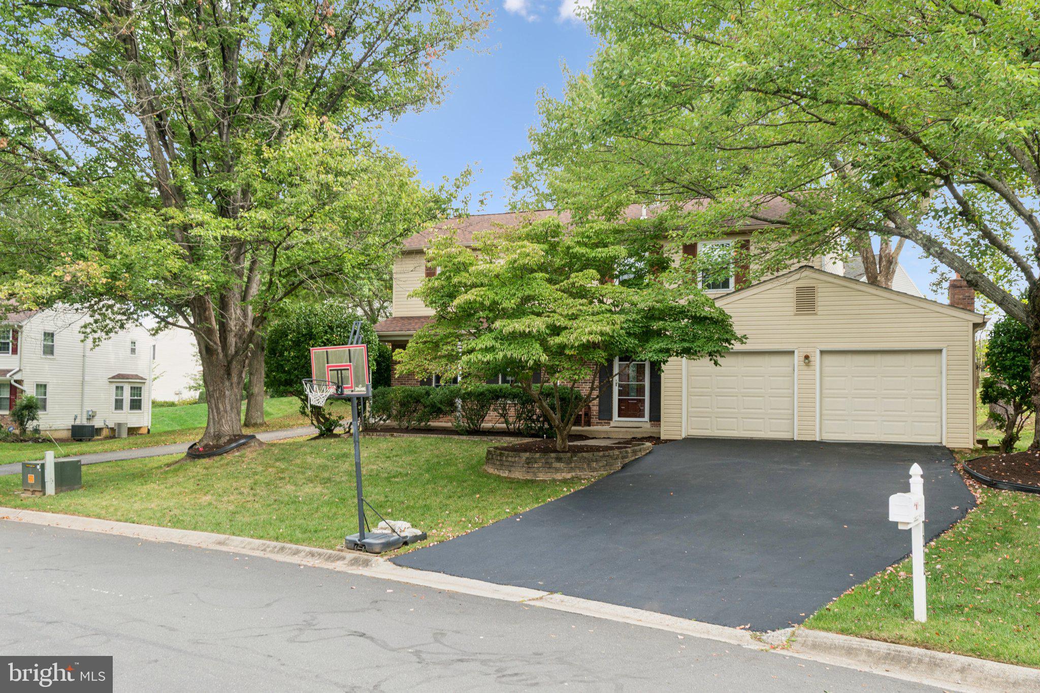 DERWOOD STATION - Residential