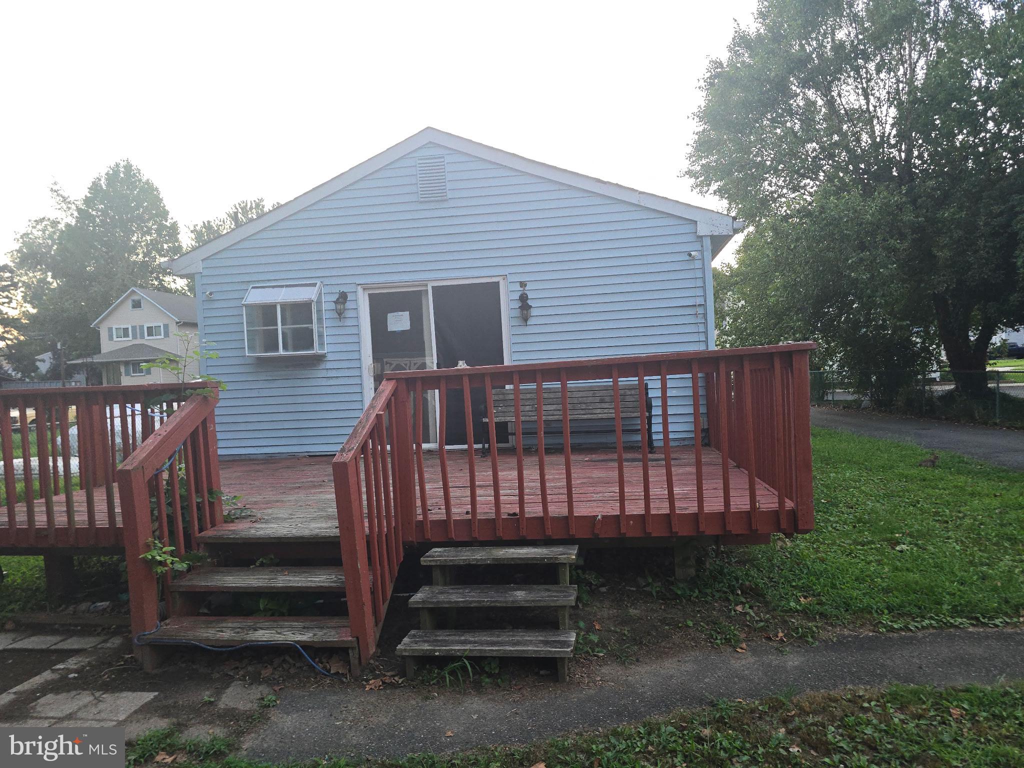 405 COLUMBIA AVENUE