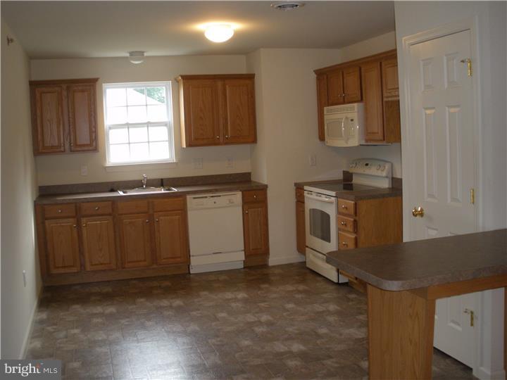 LAUREL VILLAGE - Residential Lease
