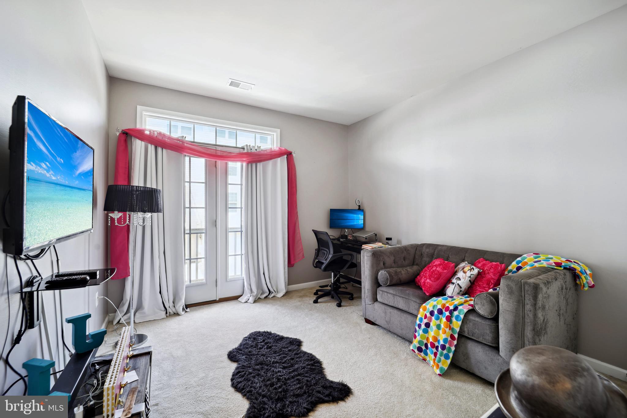 HALL STATION - Residential Lease