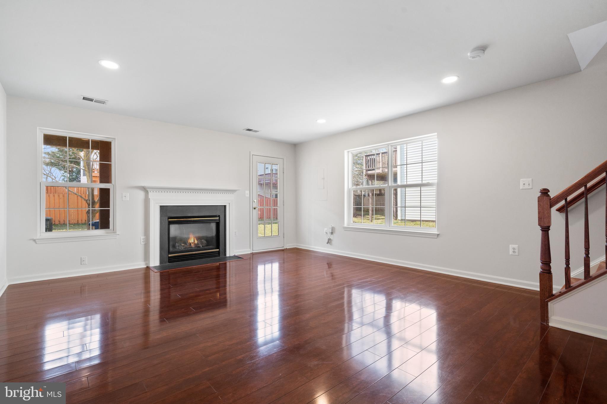 ASHBURN FARM - Residential